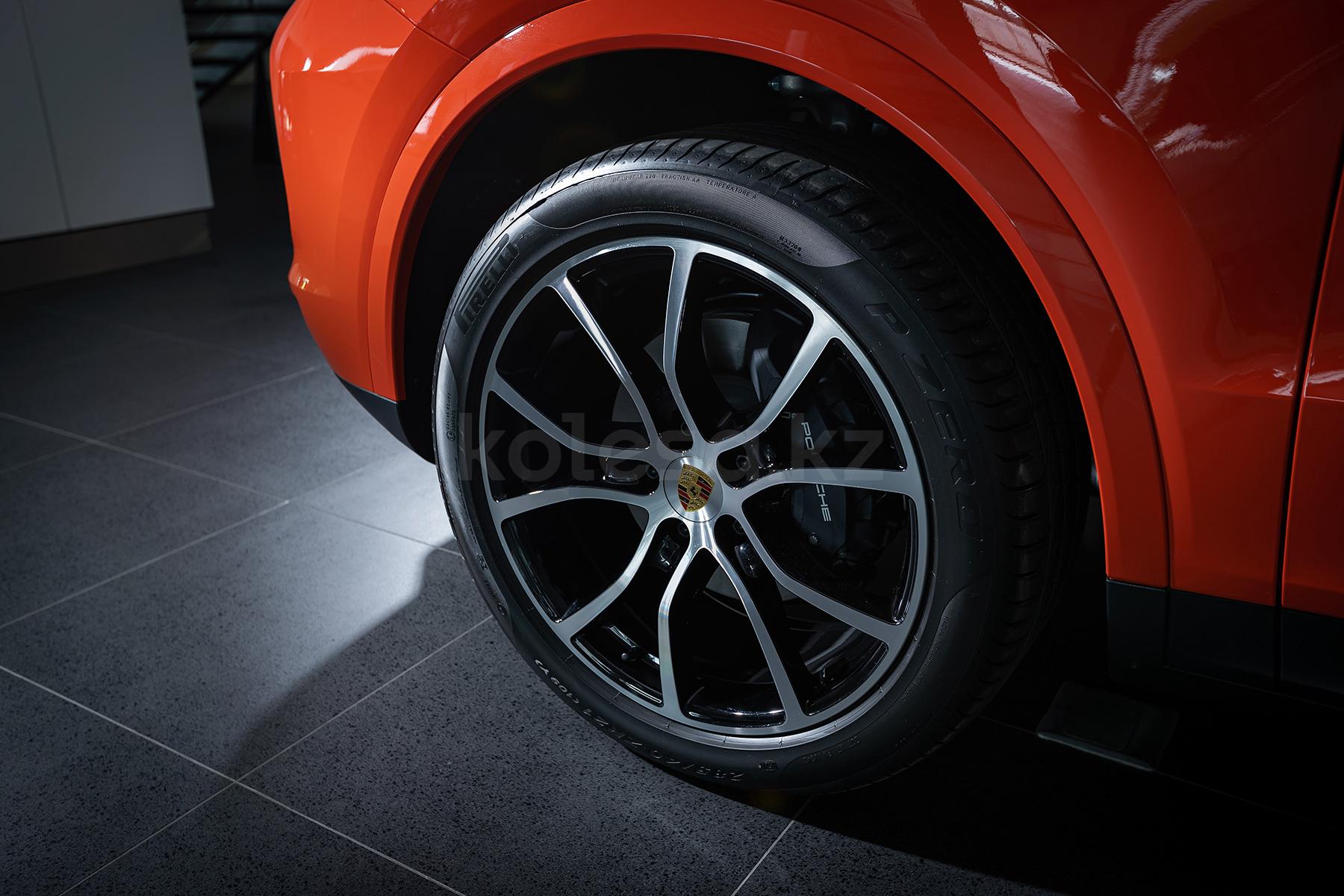 Porsche Cayenne Coupe SUV 2019 - н.в. года от 79 250 000 тенге
