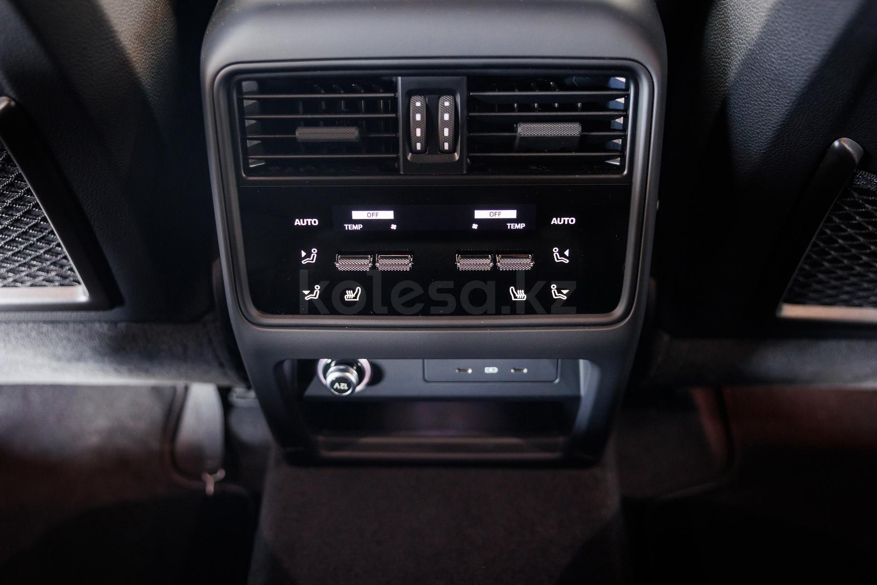 Porsche Cayenne Coupe SUV 2023 - н.в. года от 93 000 000 тенге