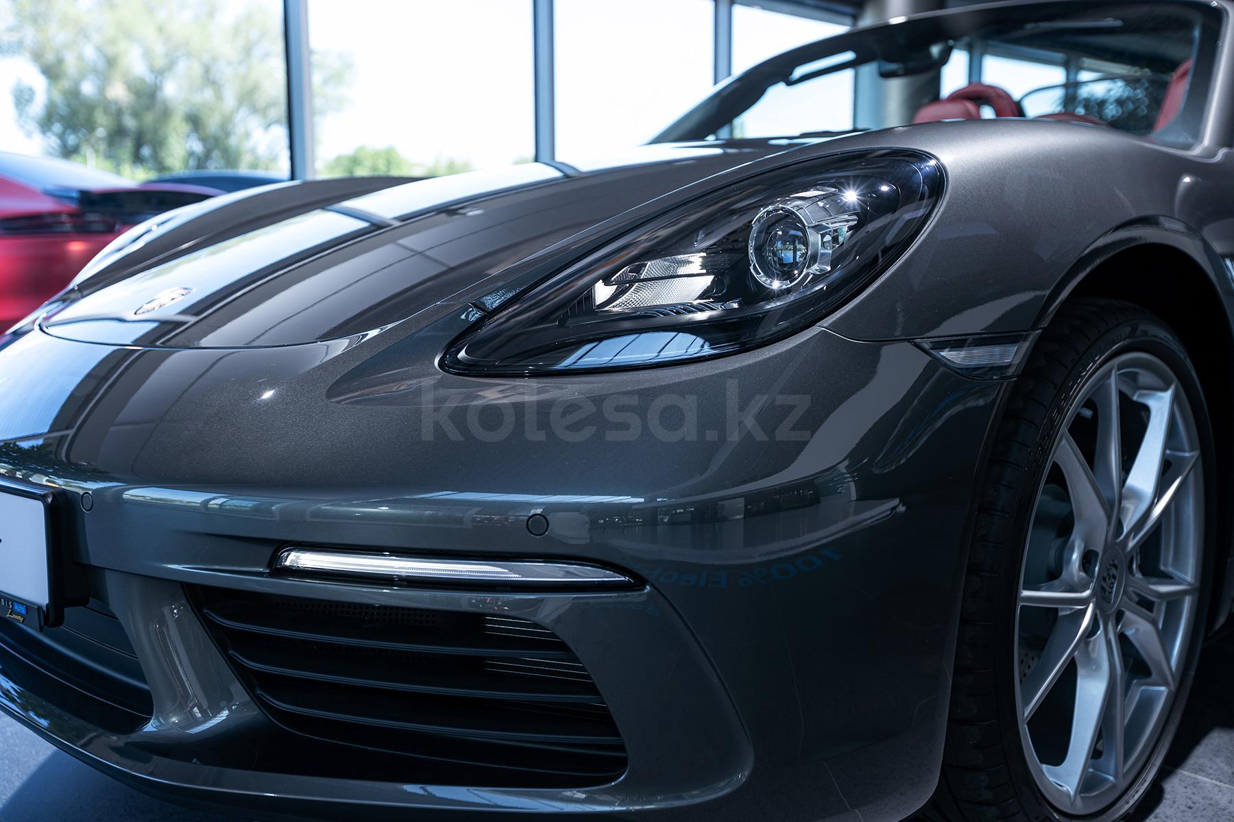 Porsche Boxster S 2016 - н.в. года от 53 000 000 тенге