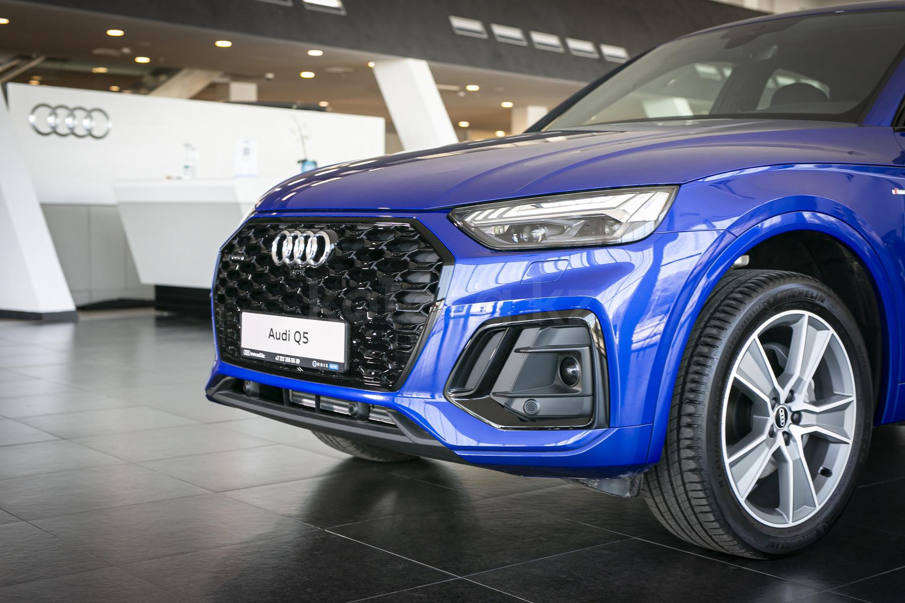 Audi Q5 Sportback SUV 2020 - н.в. года