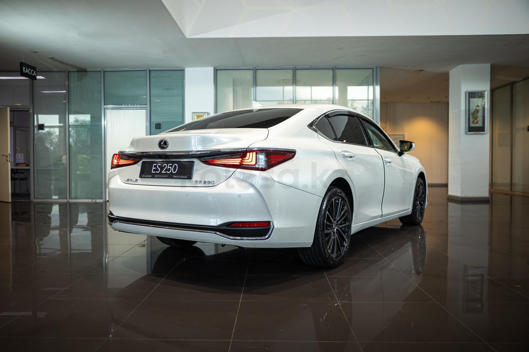 Lexus ES E 2021 - н.в. года от 31 190 000 тенге