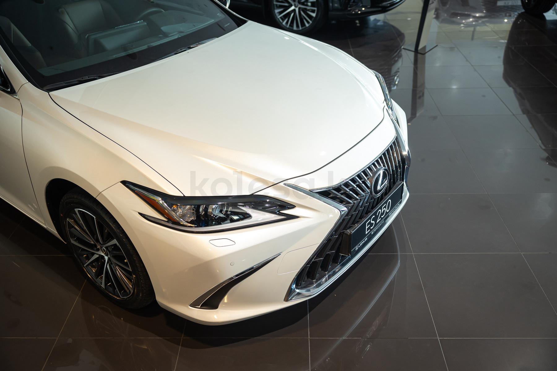 Lexus ES E 2021 - н.в. года от 31 190 000 тенге