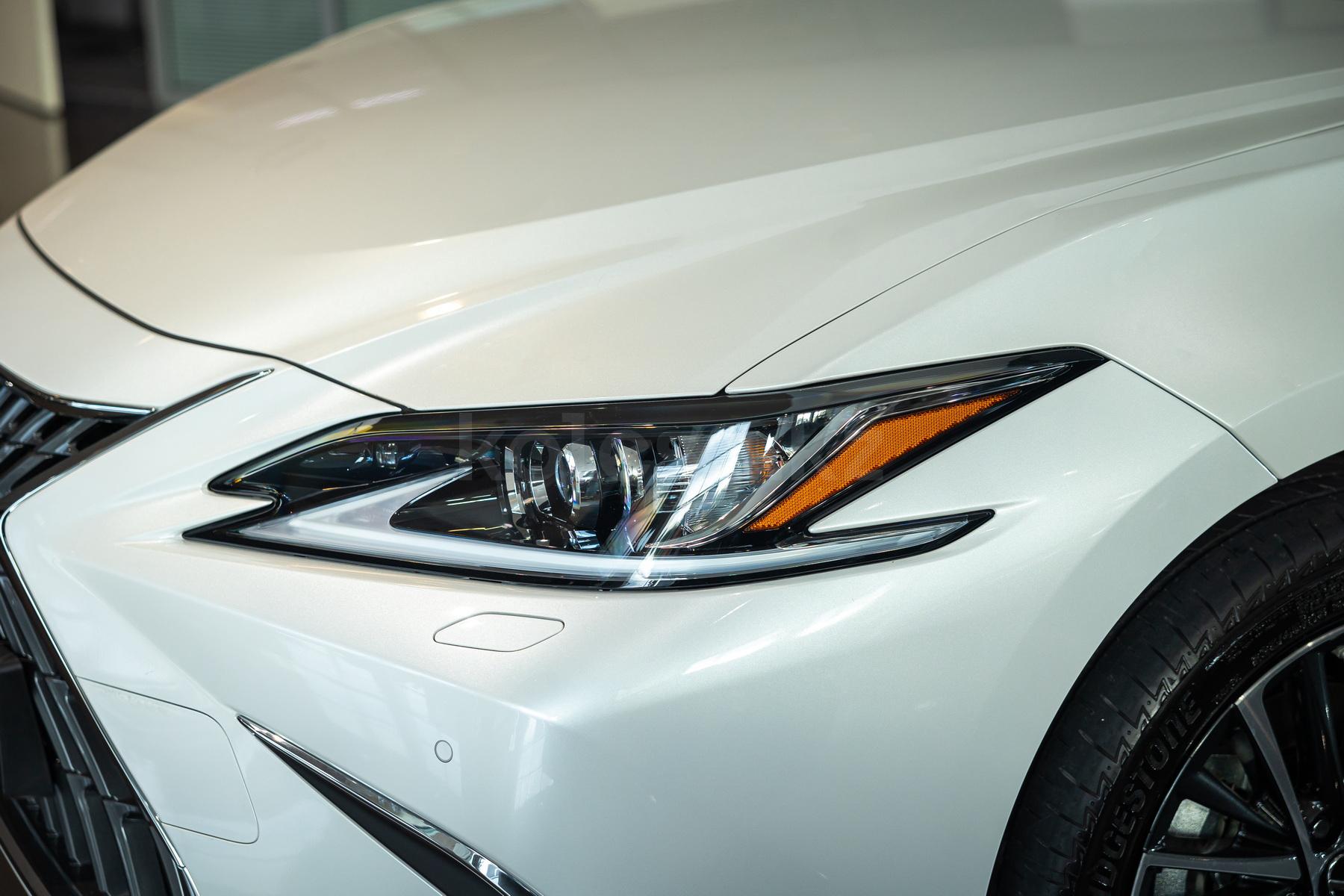 Lexus ES E 2021 - н.в. года от 31 190 000 тенге
