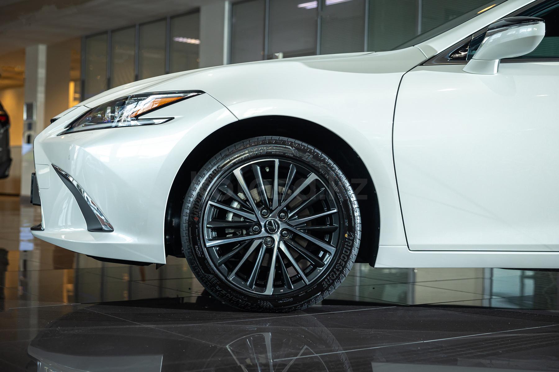 Lexus ES E 2021 - н.в. года от 31 190 000 тенге