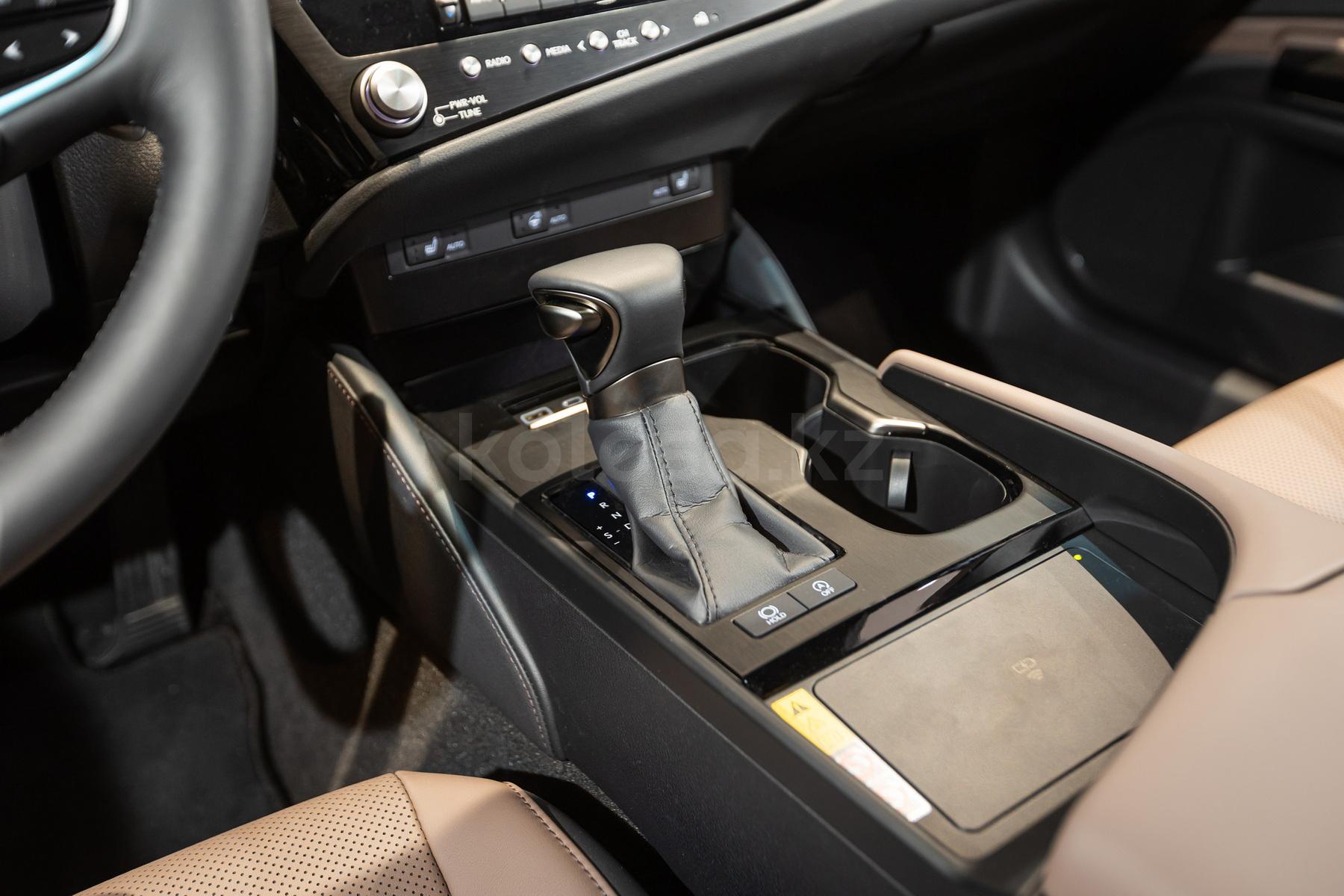 Lexus ES E 2021 - н.в. года от 31 190 000 тенге