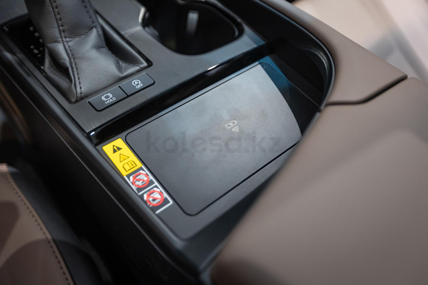 Lexus ES E 2021 - н.в. года от 31 190 000 тенге