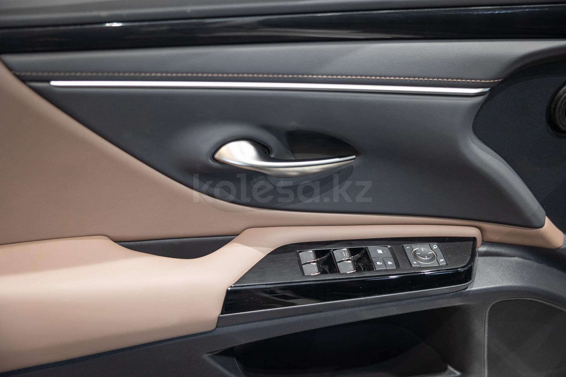 Lexus ES E 2021 - н.в. года от 31 190 000 тенге