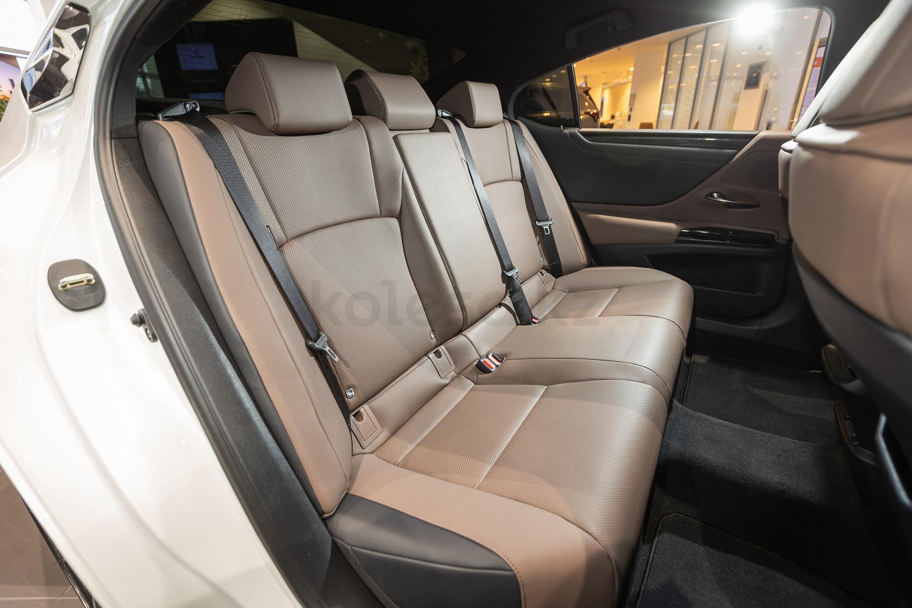Lexus ES E 2021 - н.в. года от 31 190 000 тенге