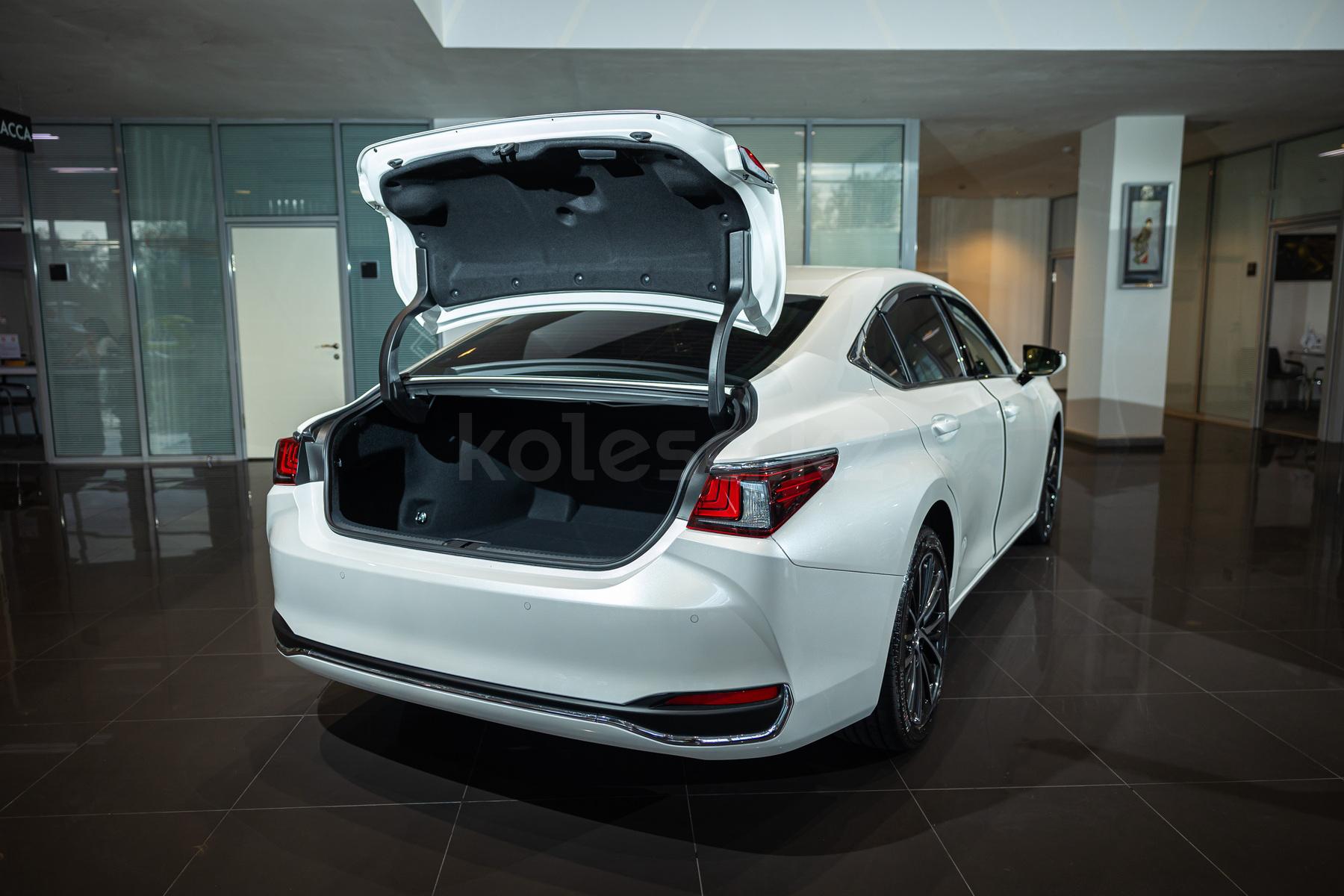 Lexus ES E 2021 - н.в. года от 31 190 000 тенге