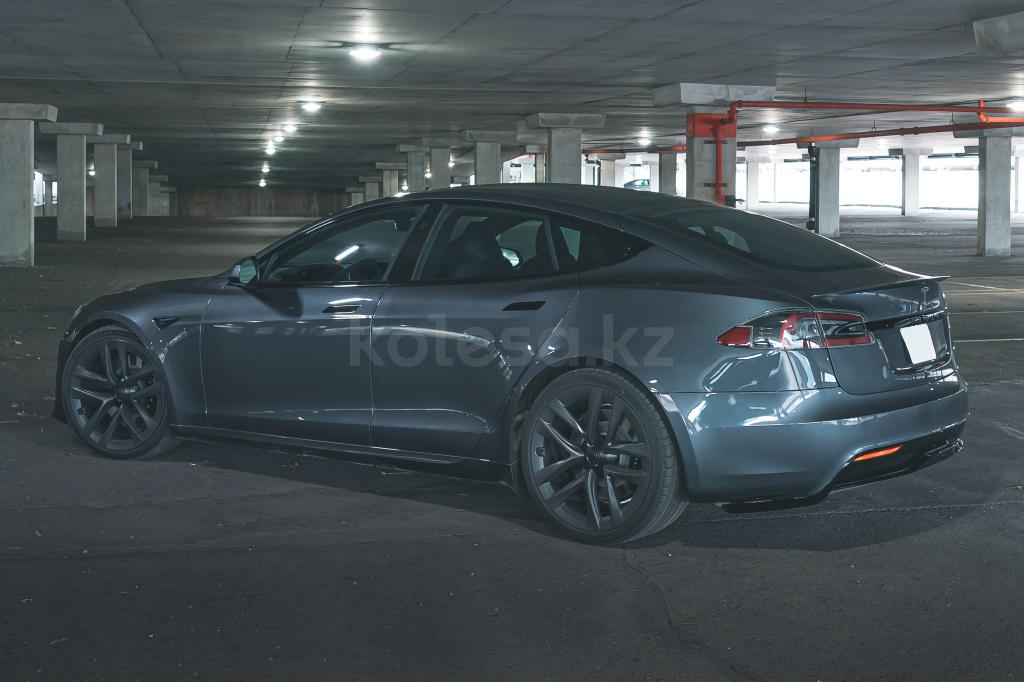 Tesla Model S E 2016 - н.в. года