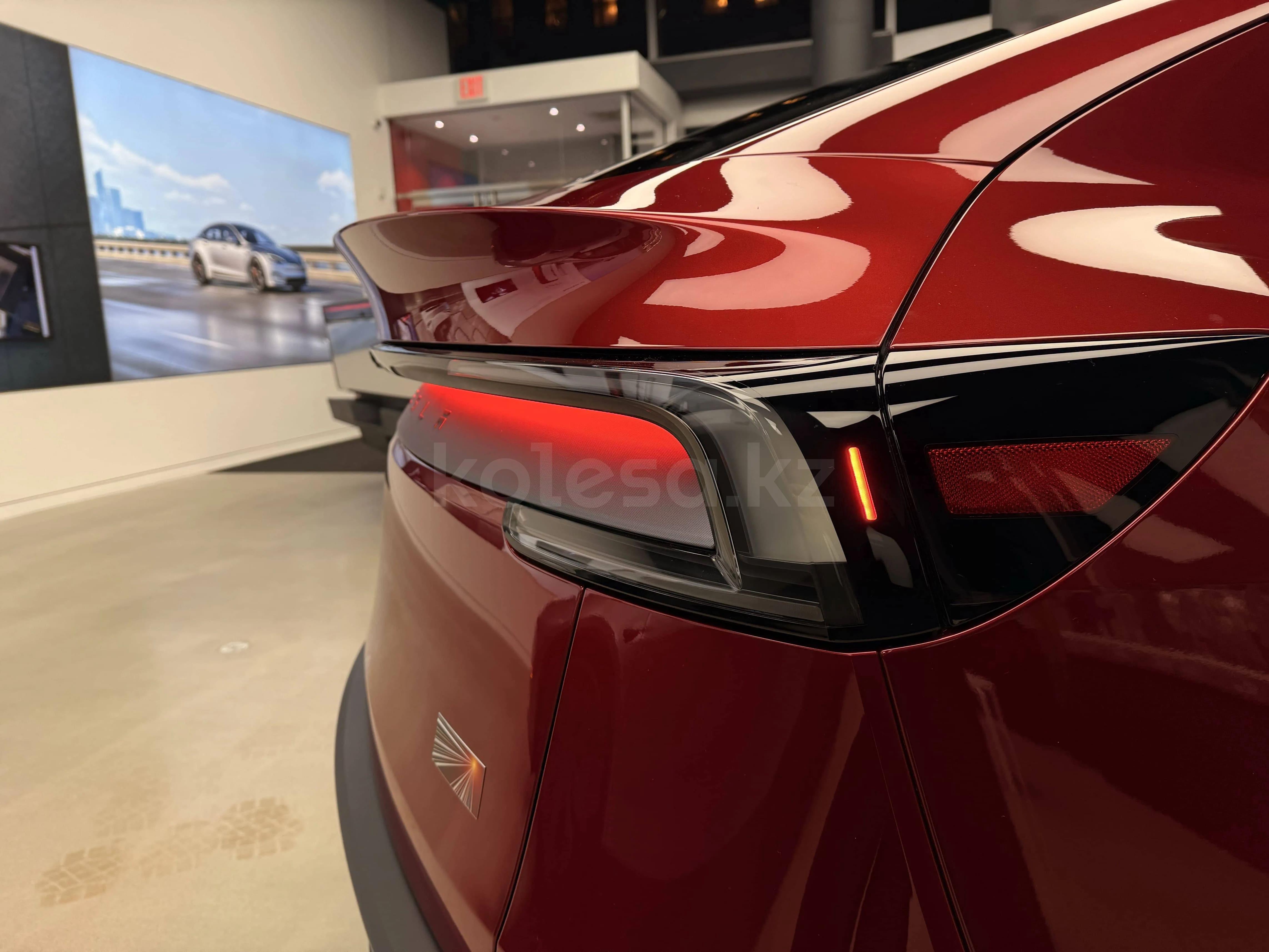 Tesla Model Y SUV 2025 - н.в. года от 22 780 000 тенге