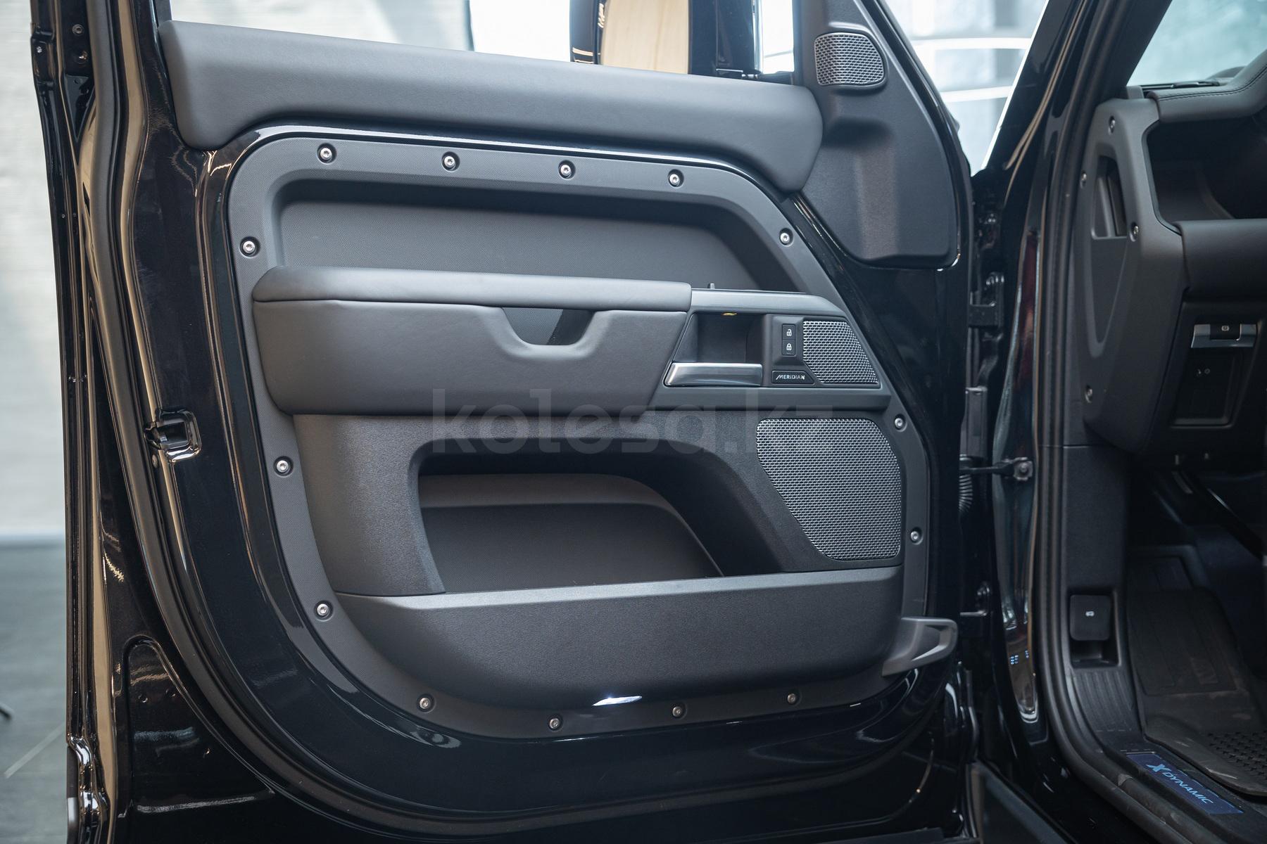 Land Rover Defender SUV 2019 - н.в. года от 76 411 000 тенге