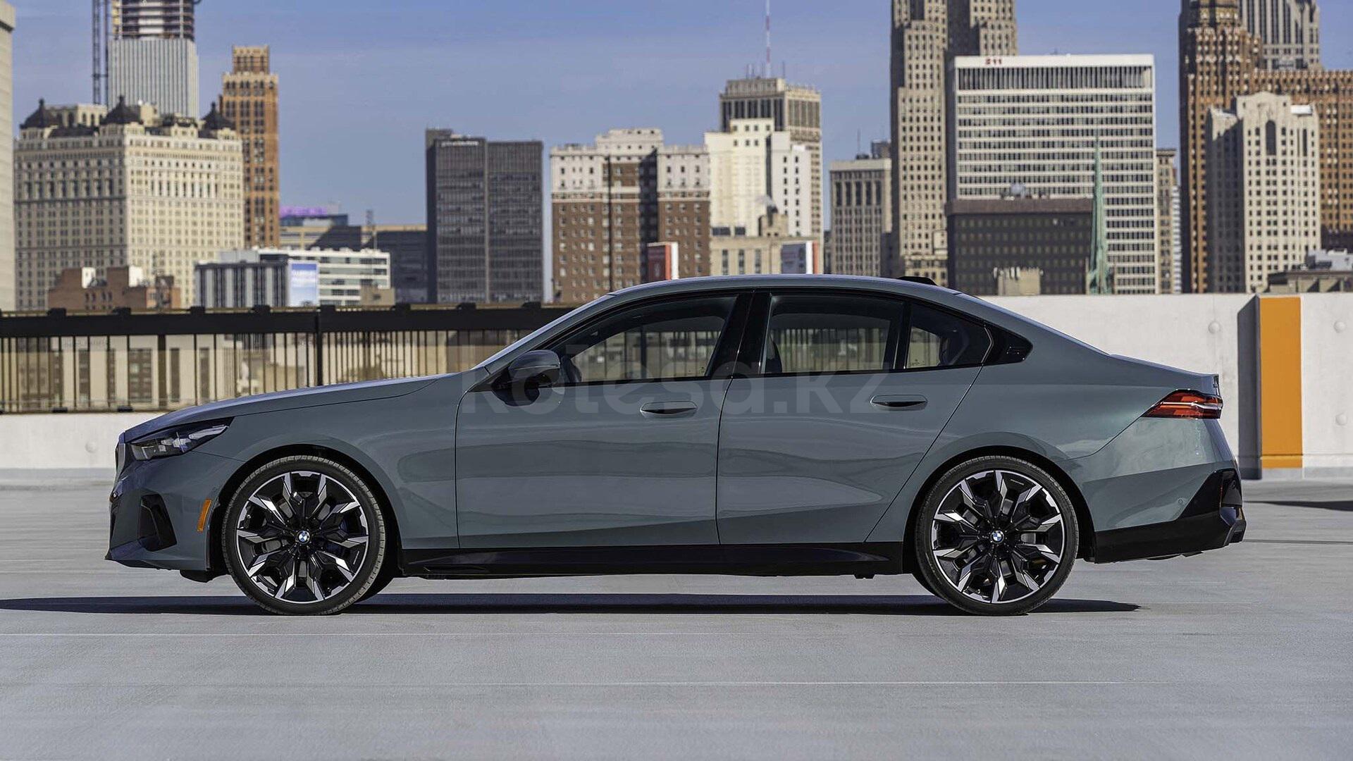 BMW 5 серия E 2023 - н.в. года от 33 880 000 тенге