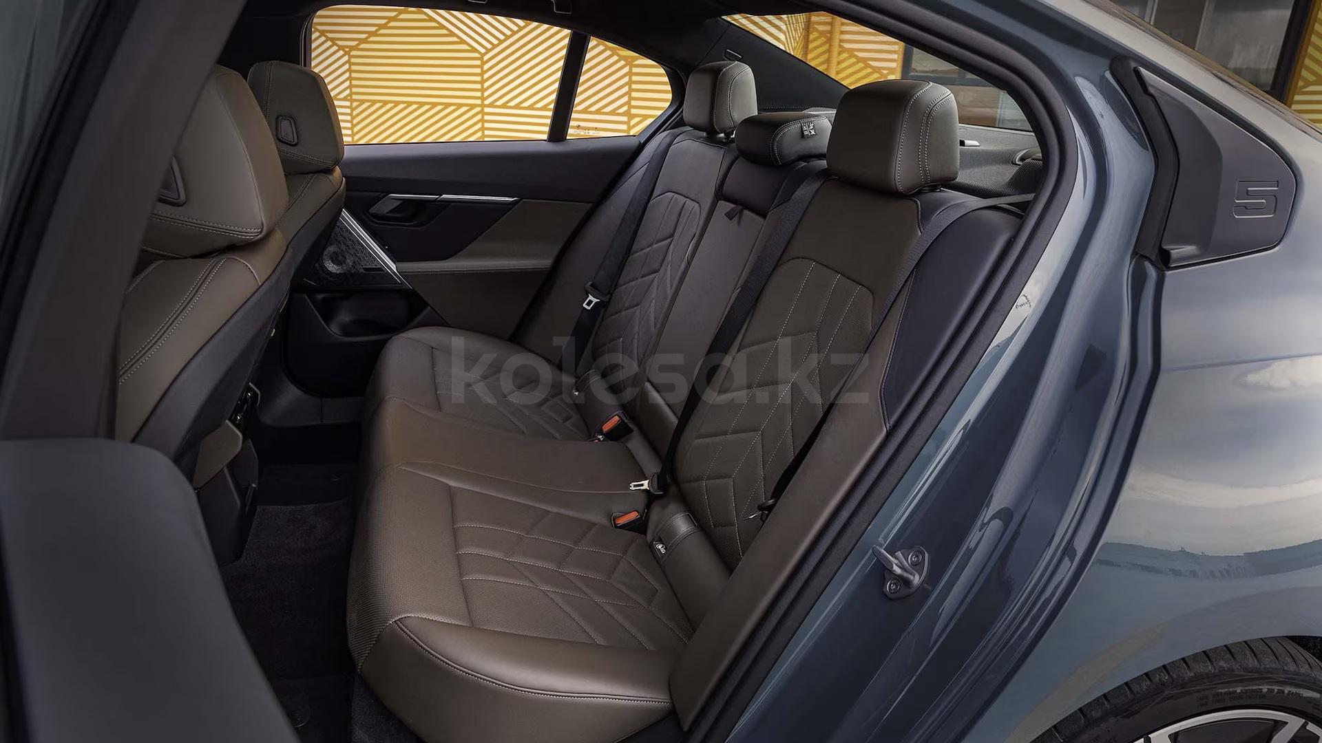 BMW 5 серия E 2023 - н.в. года от 33 880 000 тенге