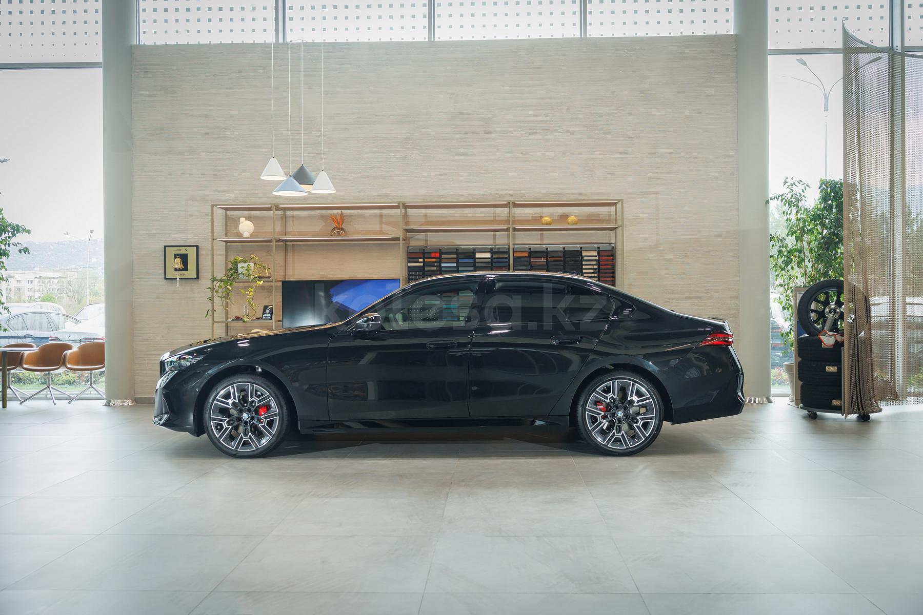 BMW 5 серия E 2023 - н.в. года от 29 800 000 тенге