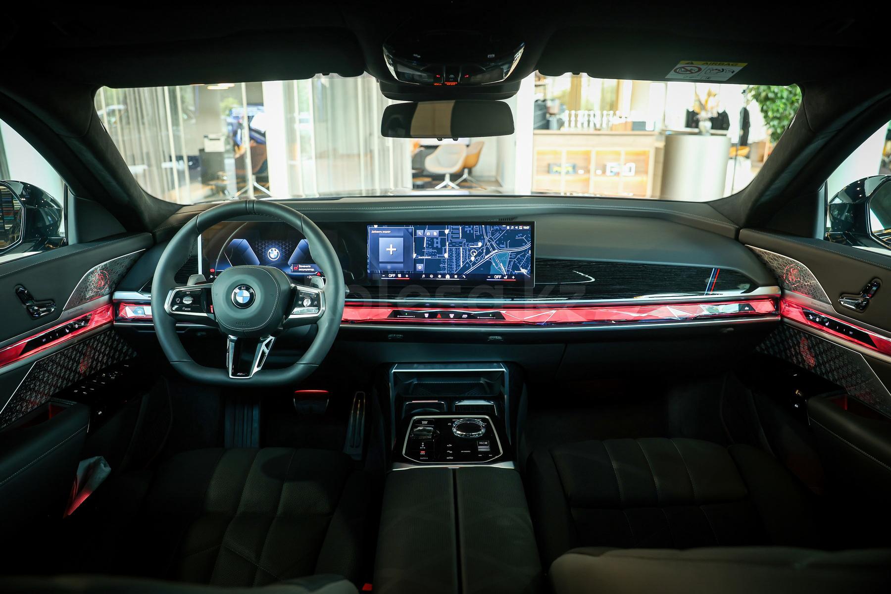 BMW 7 серия F 2022 - н.в. года от 107 259 104 тенге