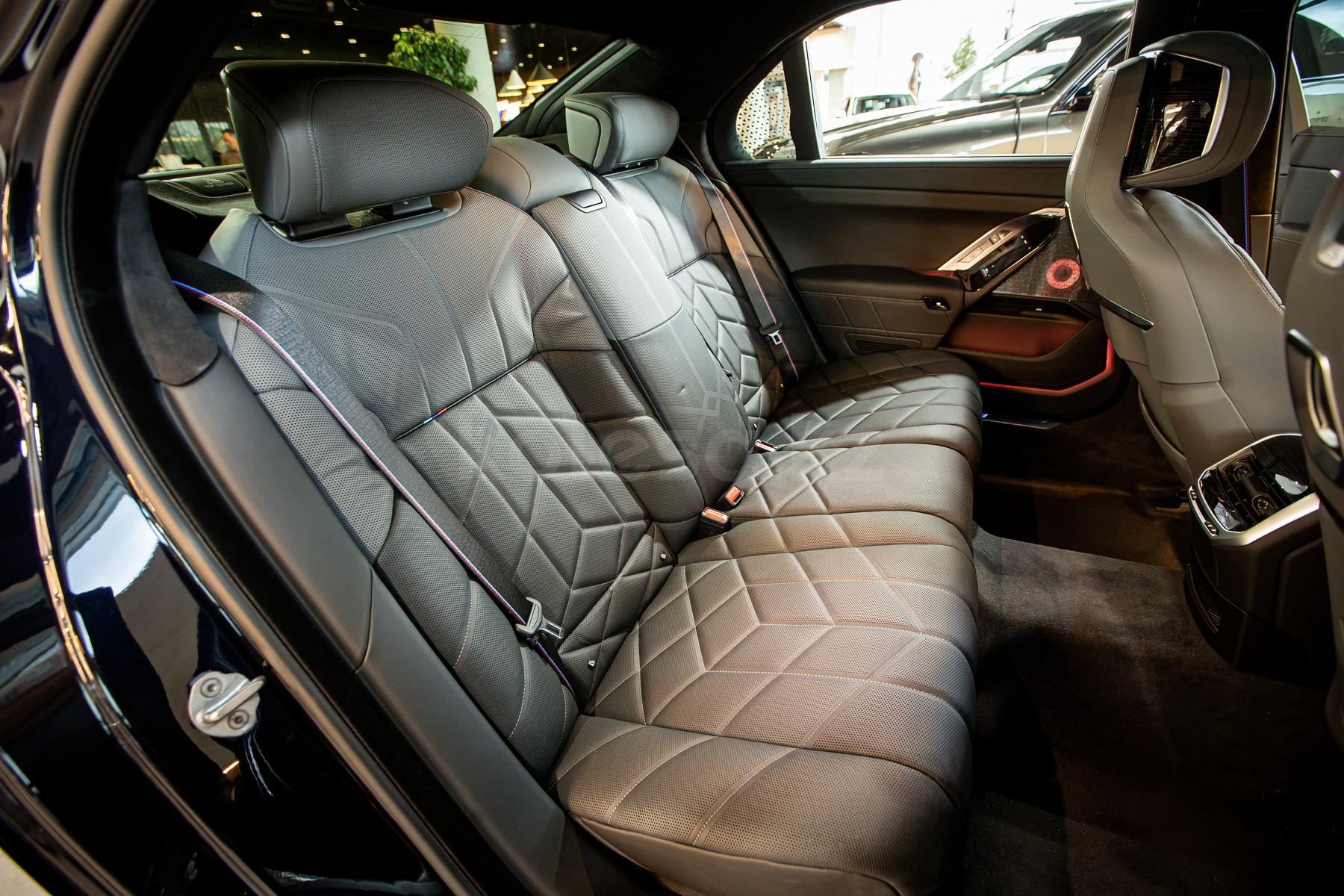 BMW 7 серия F 2022 - н.в. года от 107 259 104 тенге