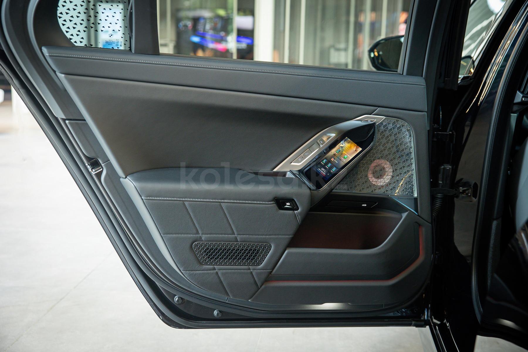 BMW 7 серия F 2022 - н.в. года от 107 259 104 тенге