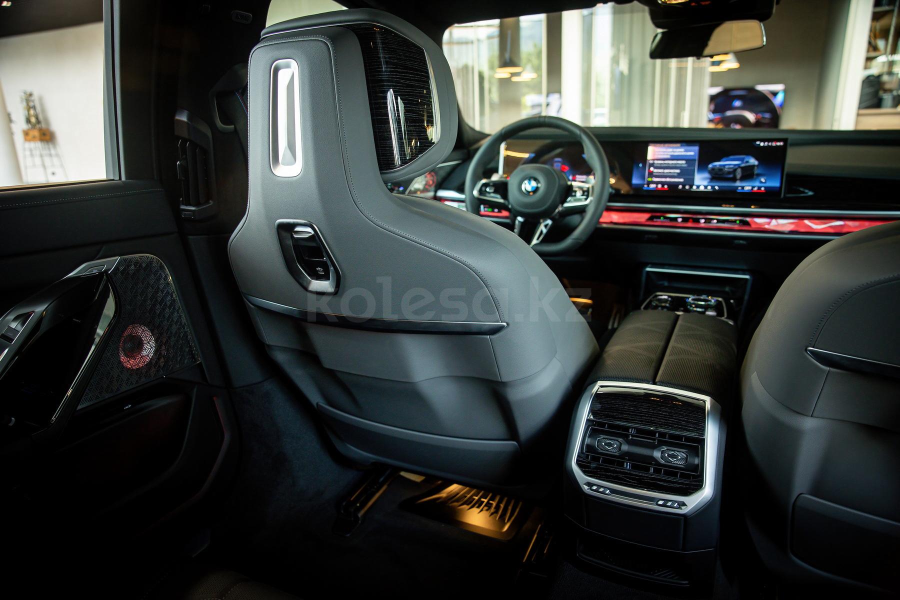 BMW 7 серия F 2022 - н.в. года от 107 259 104 тенге
