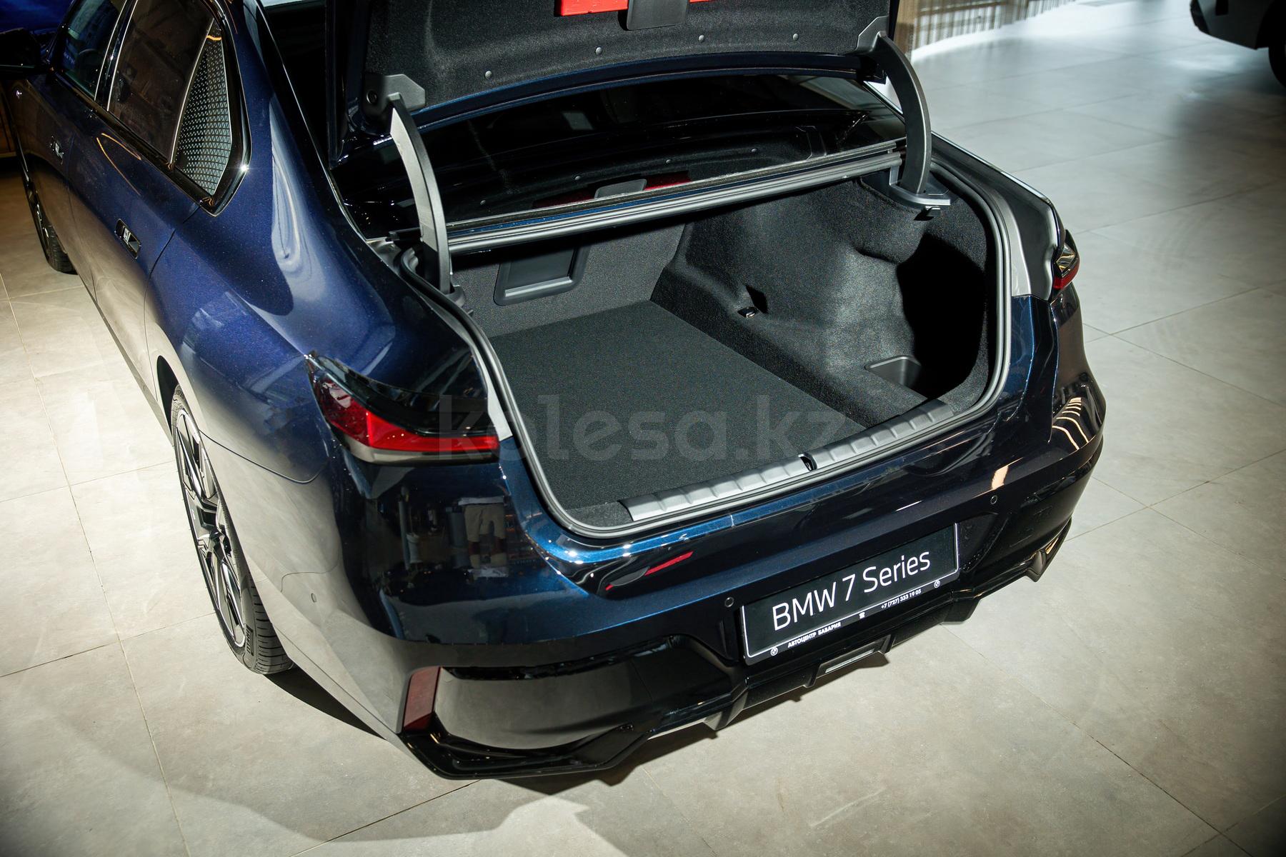 BMW 7 серия F 2022 - н.в. года от 107 259 104 тенге