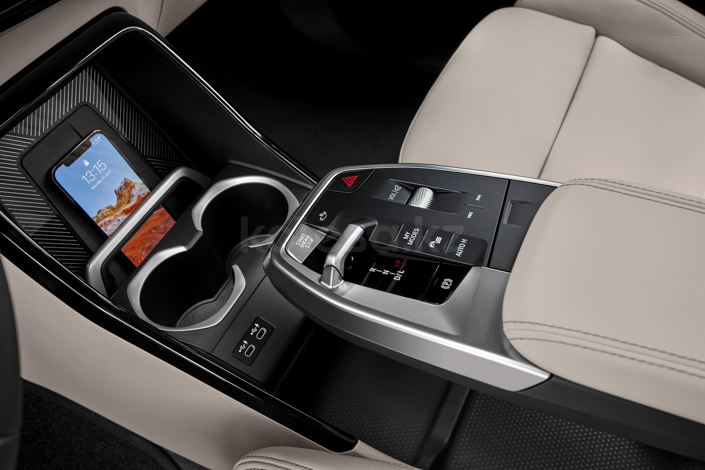 BMW X1 SUV 2022 - н.в. года от 34 890 000 тенге
