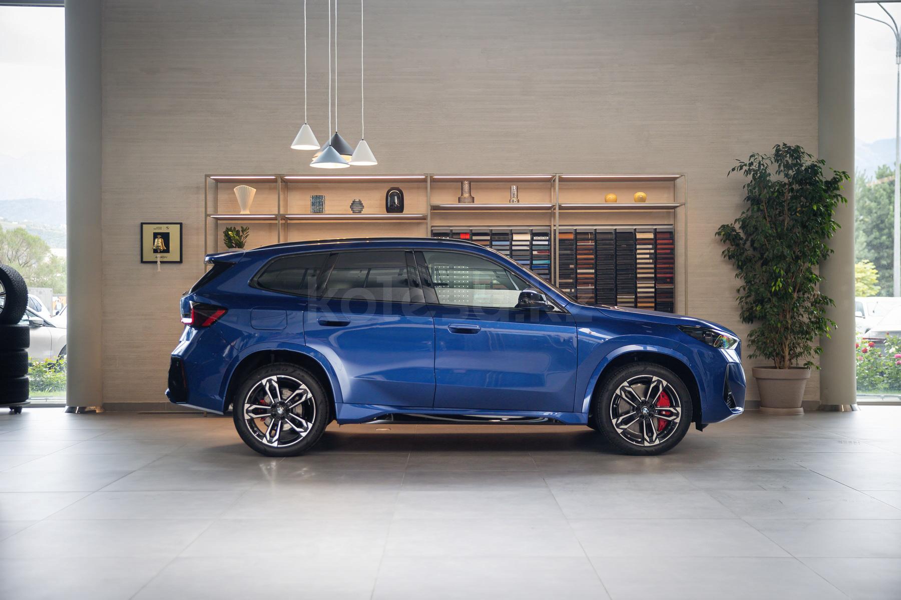 BMW X1 SUV 2022 - н.в. года от 22 800 000 тенге