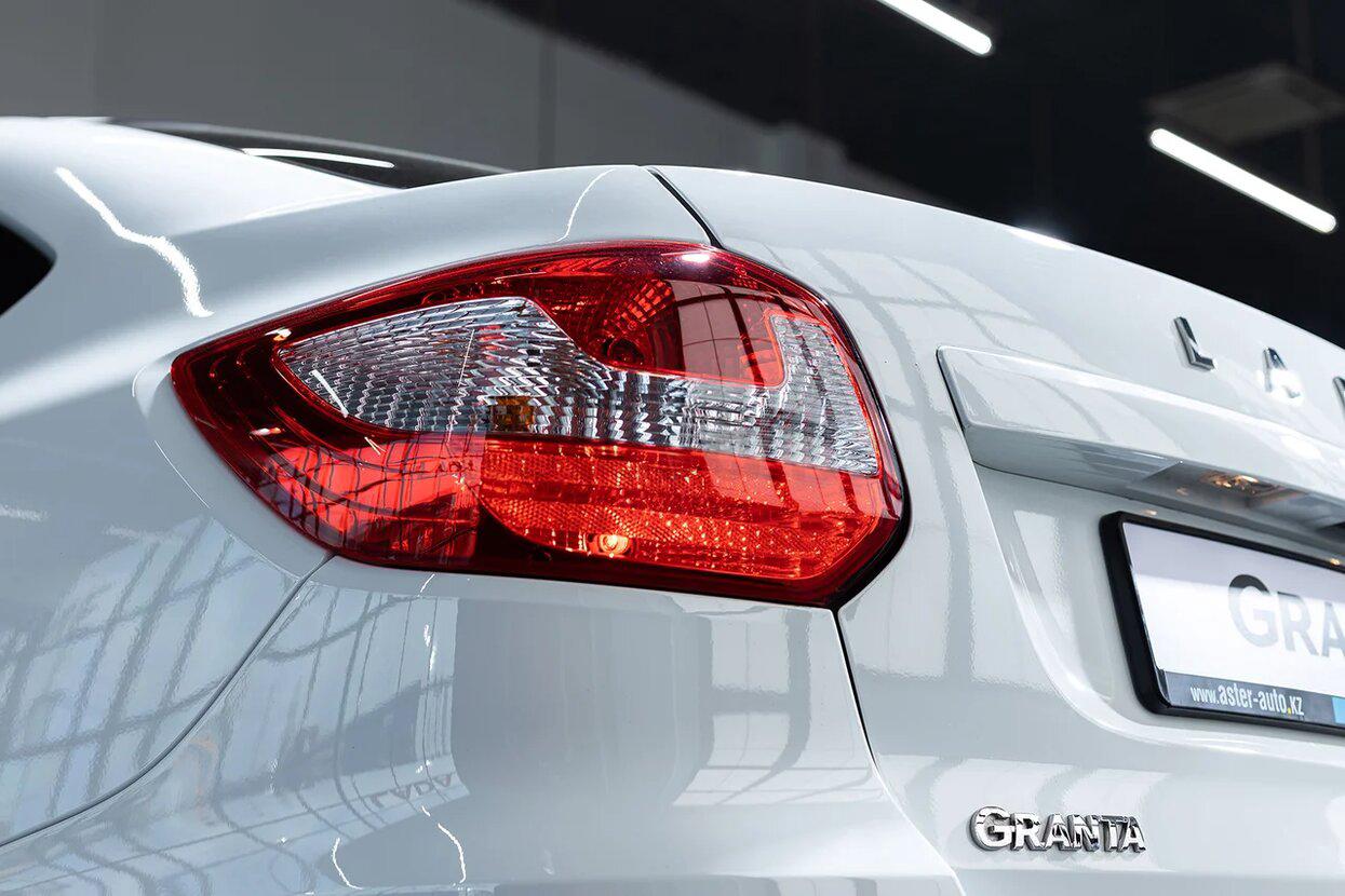 ВАЗ (Lada) Granta Лифтбек B 2018 - н.в. года от 5 990 000 тенге