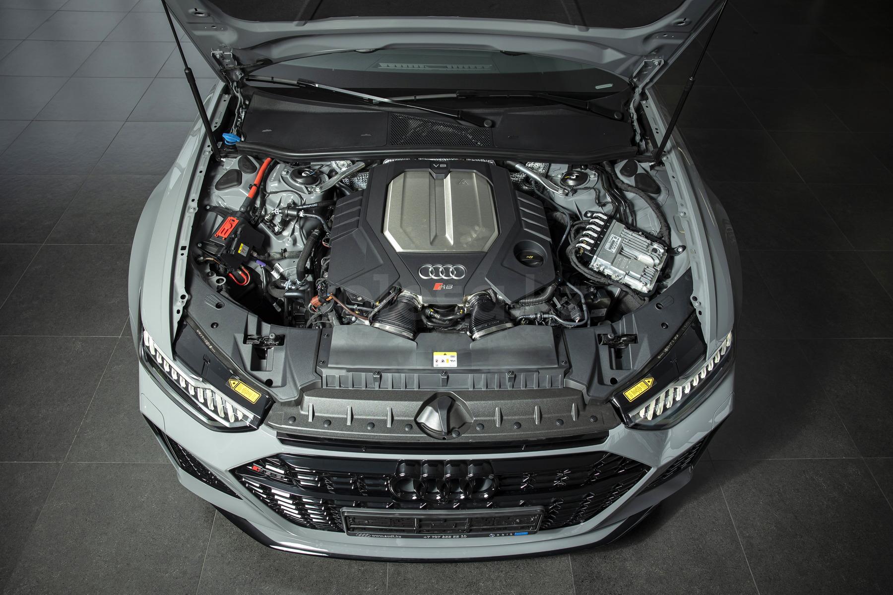 Audi RS 6 E 2021 - н.в. года от 66 000 000 тенге