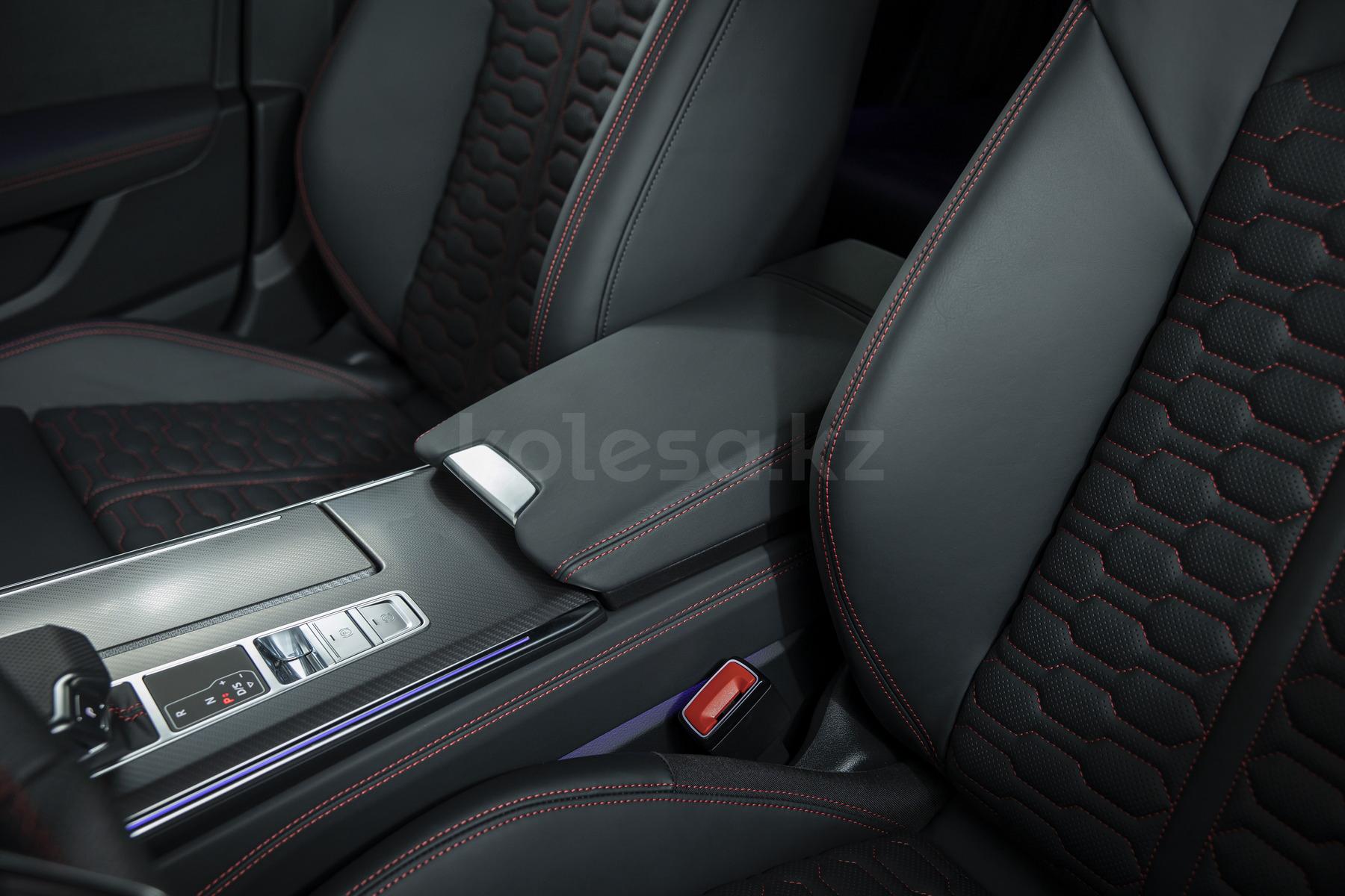 Audi RS 6 E 2021 - н.в. года от 66 000 000 тенге