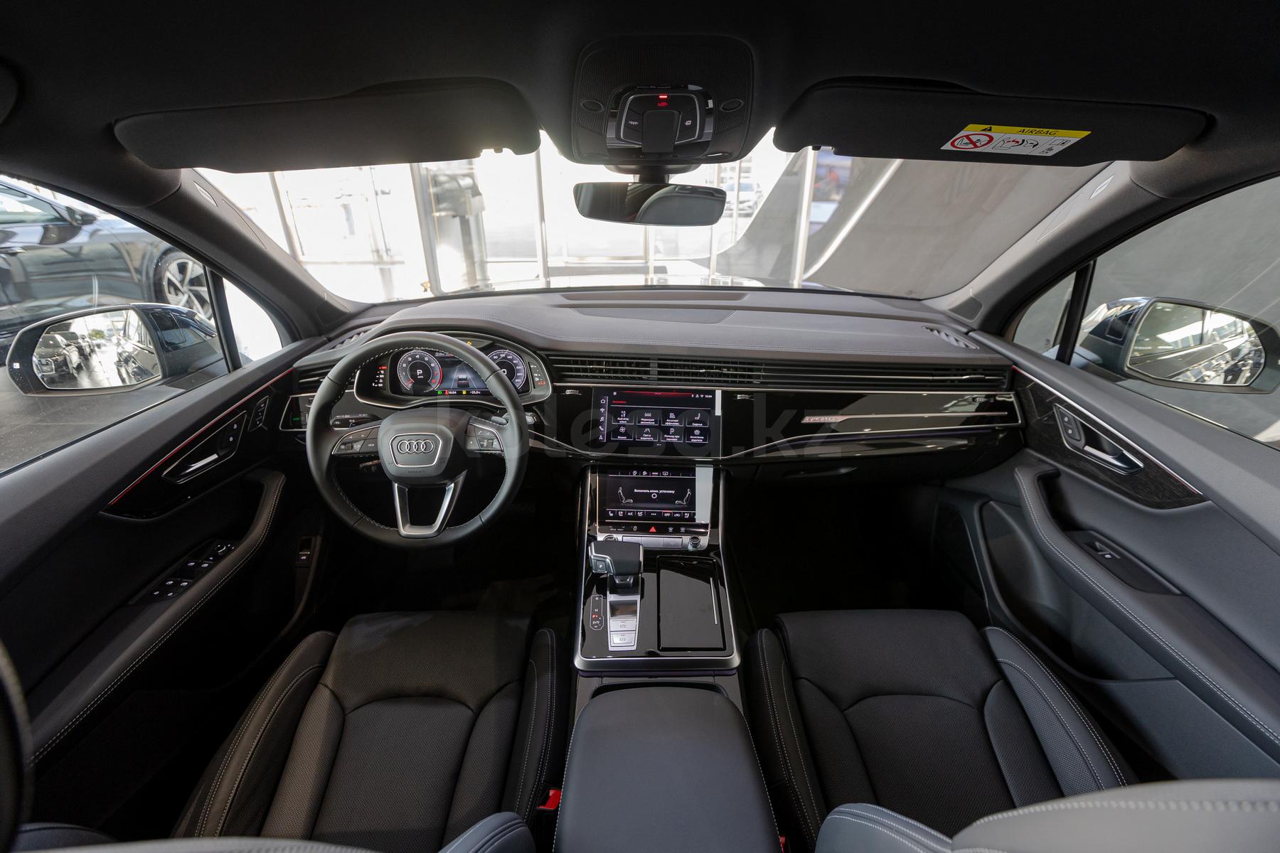 Audi Q7 SUV 2019 - н.в. года от 44 990 000 тенге