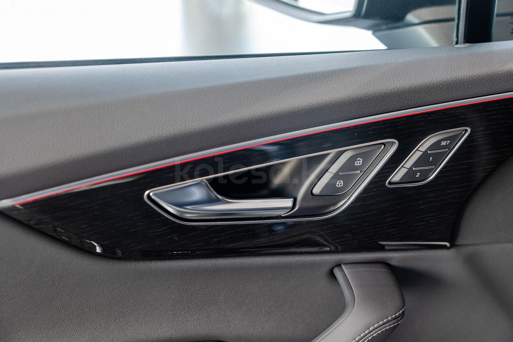 Audi Q7 SUV 2019 - н.в. года от 44 990 000 тенге