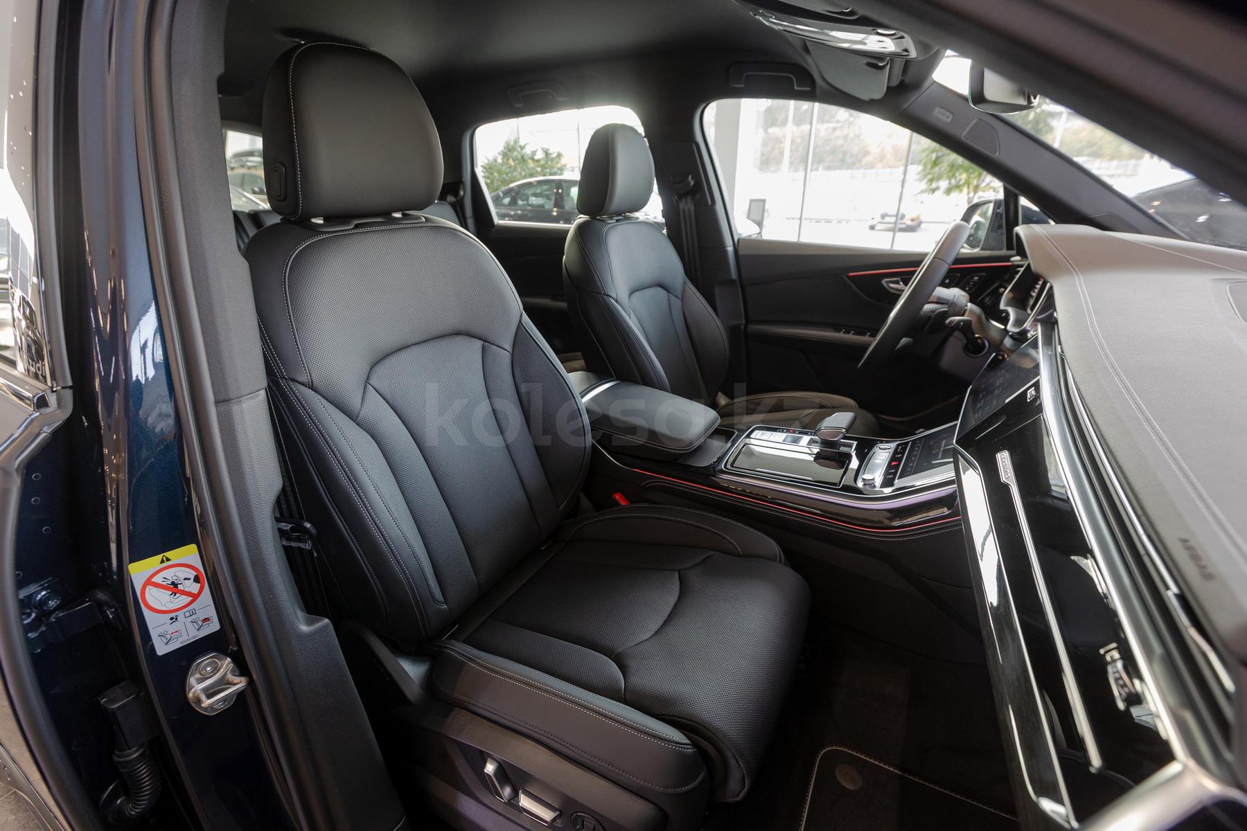 Audi Q7 SUV 2019 - н.в. года от 44 990 000 тенге