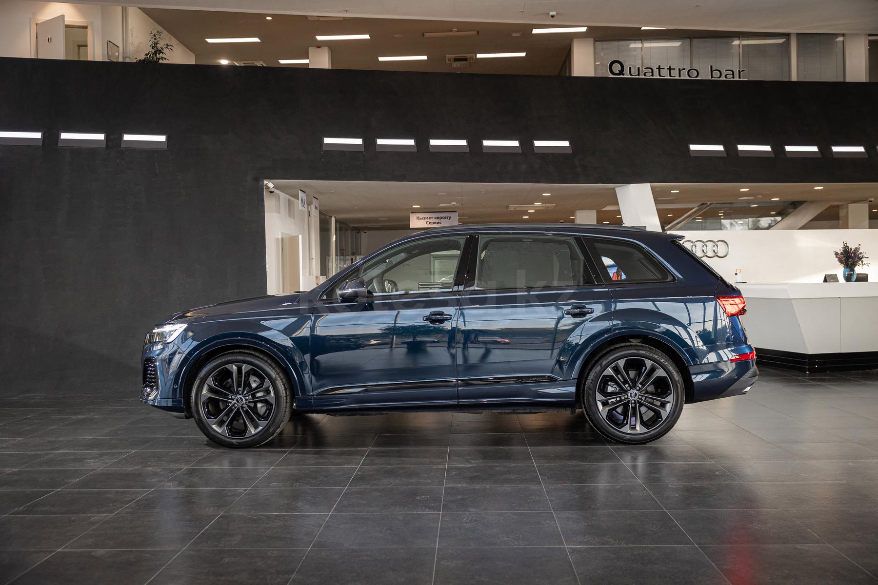 Audi Q7 SUV 2019 - н.в. года от 44 990 000 тенге