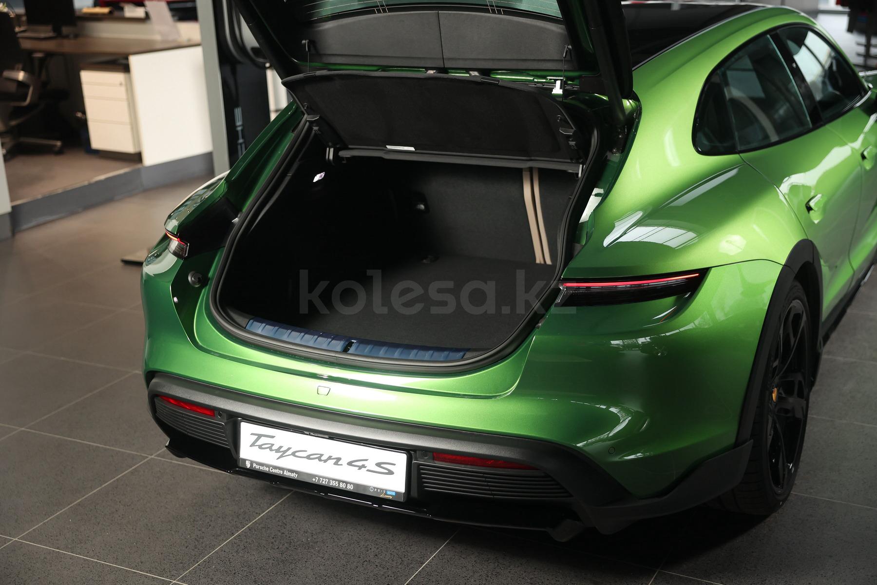 Porsche Taycan Cross Turismo S 2024 - н.в. года от 76 605 000 тенге