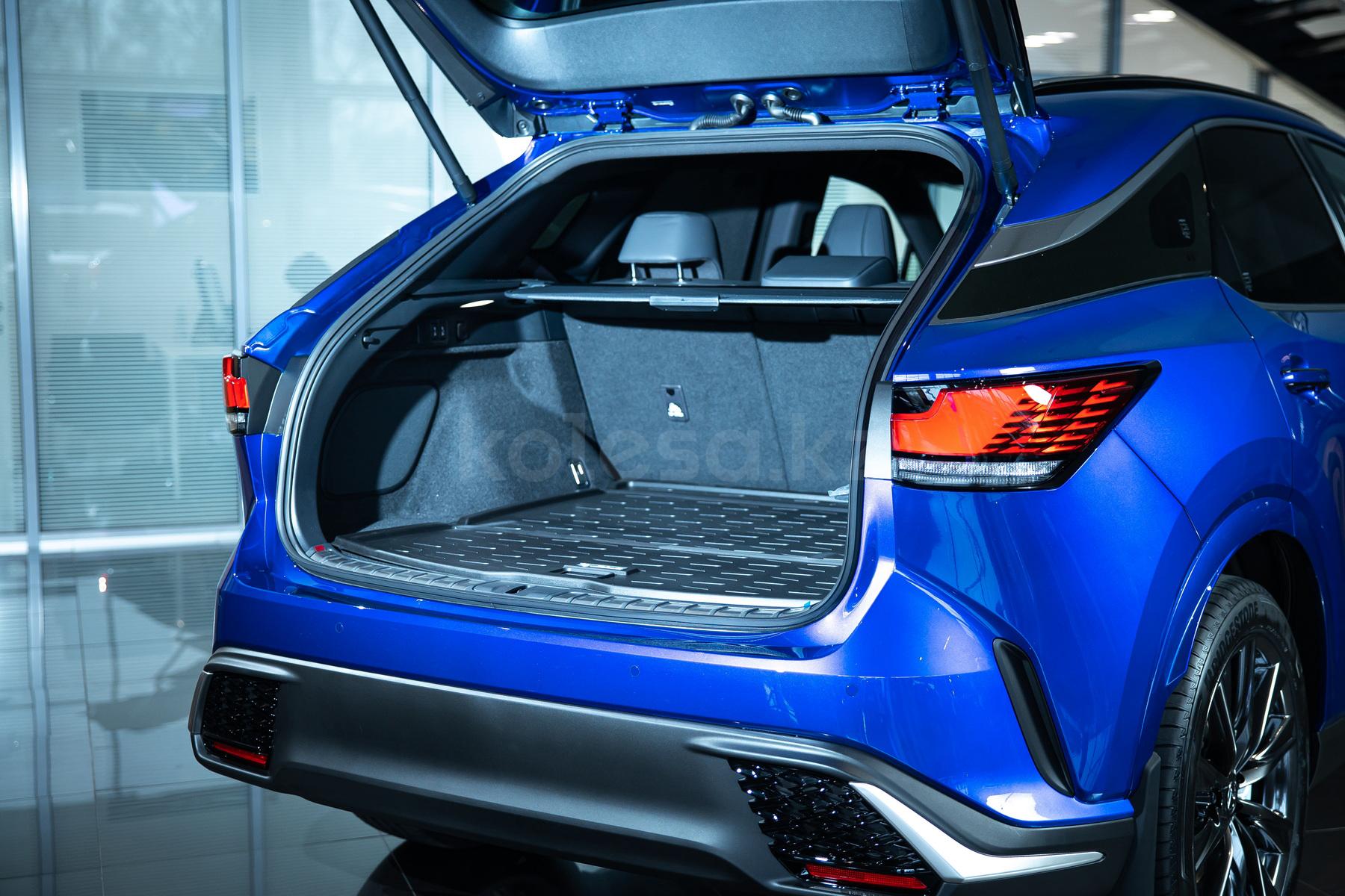 Lexus RX SUV 2022 - н.в. года от 46 490 000 тенге