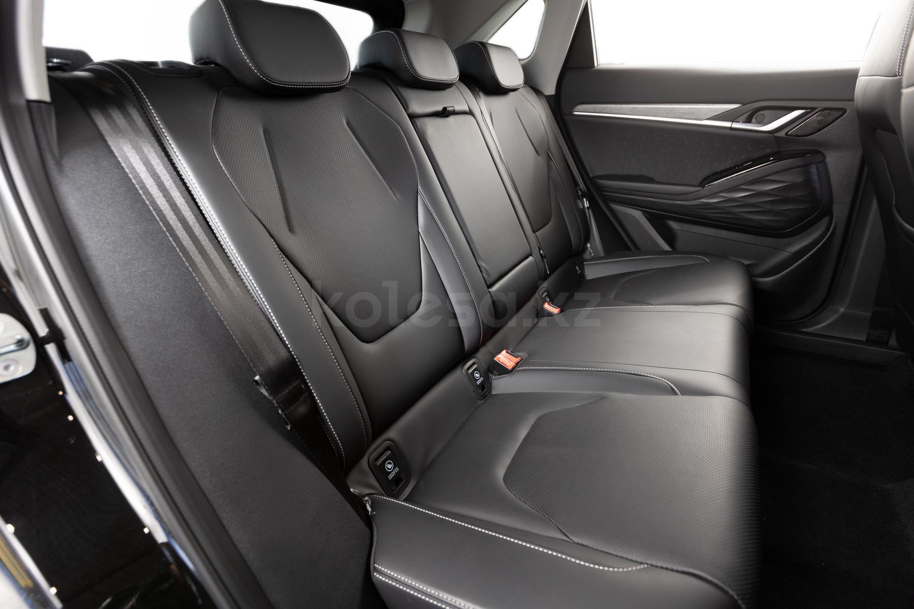 JAC JS6 SUV 2022 - н.в. года от 10 490 000 тенге