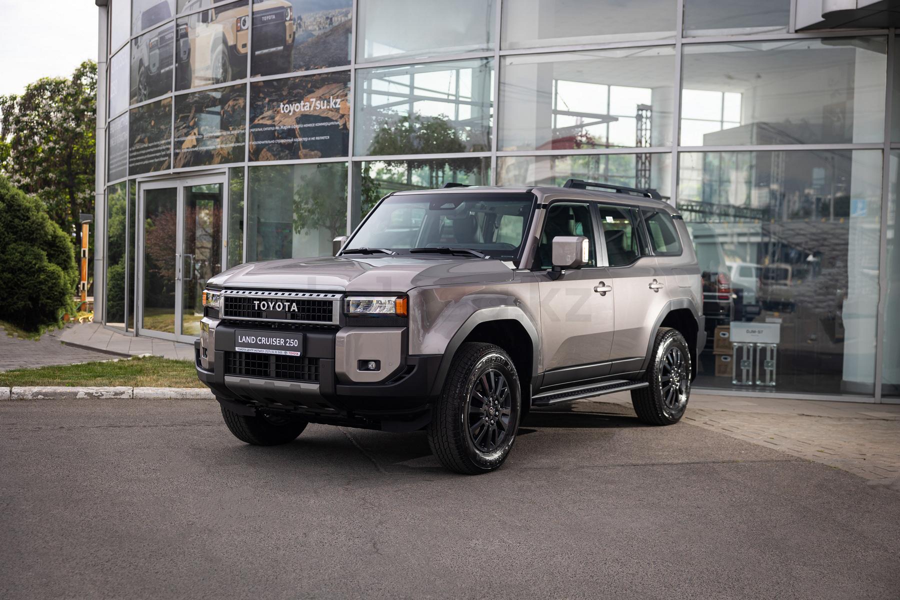 Toyota Land Cruiser Prado J250 SUV 2024 года от 26 150 000 тенге