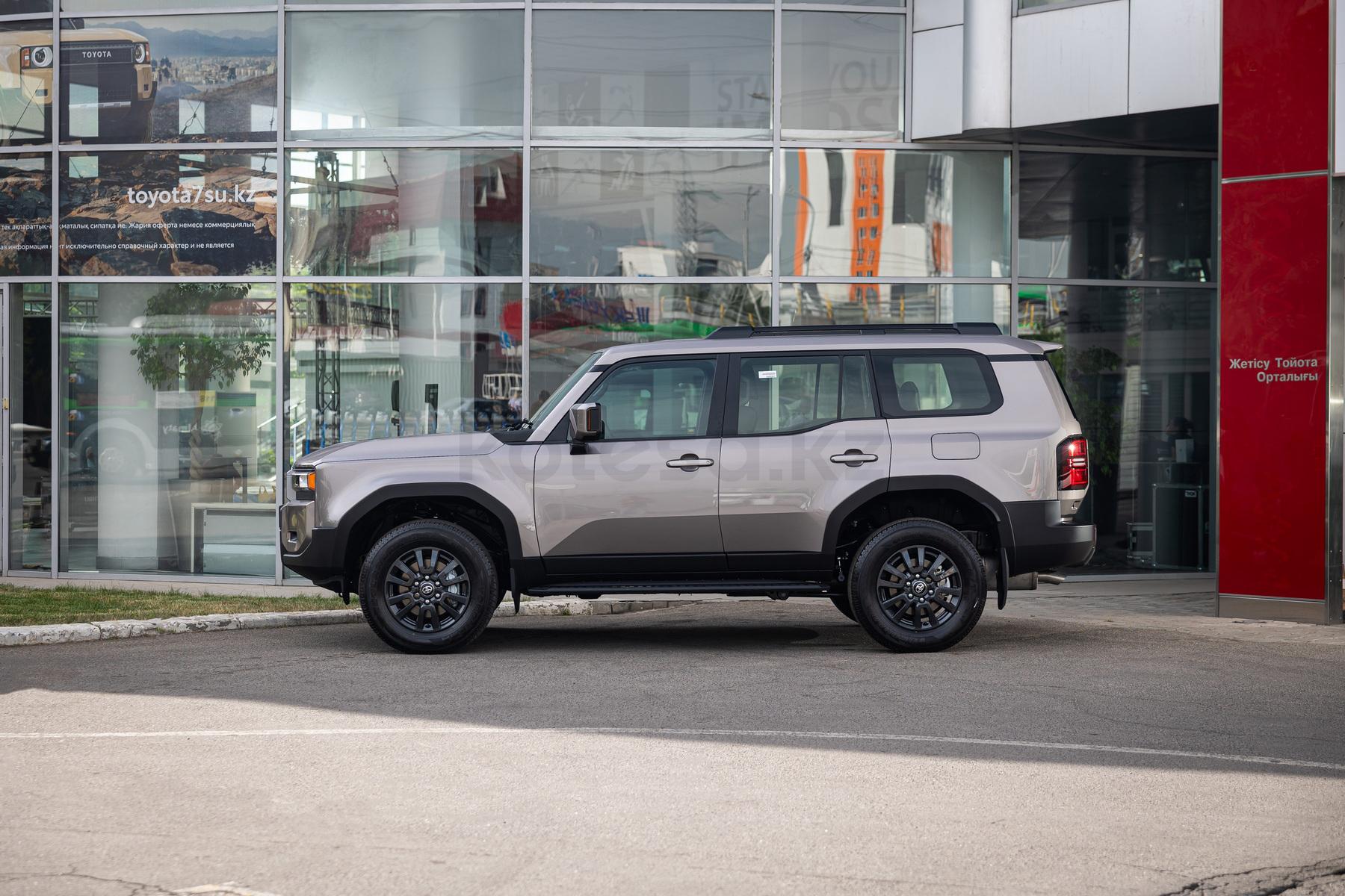 Toyota Land Cruiser Prado J250 SUV 2024 года от 26 150 000 тенге