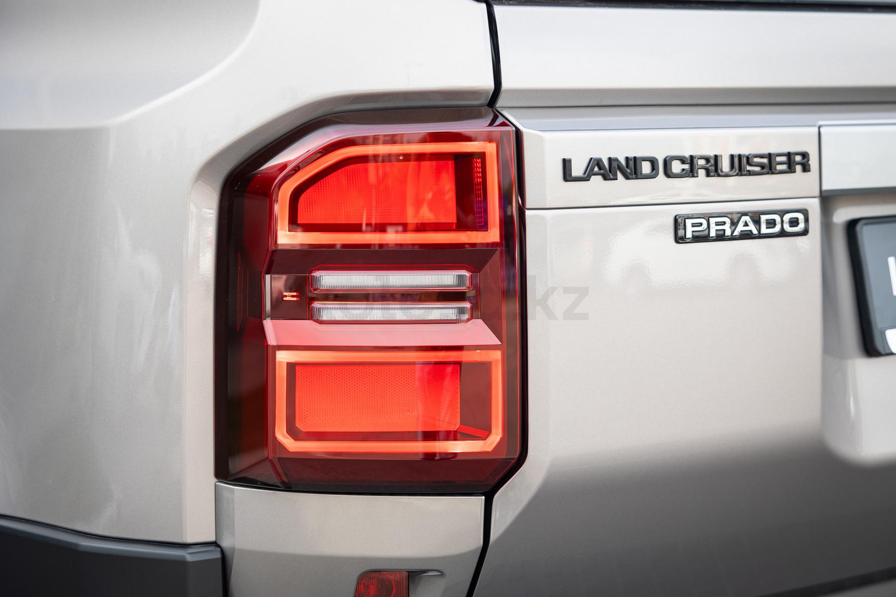 Toyota Land Cruiser Prado J250 SUV 2024 года от 26 150 000 тенге