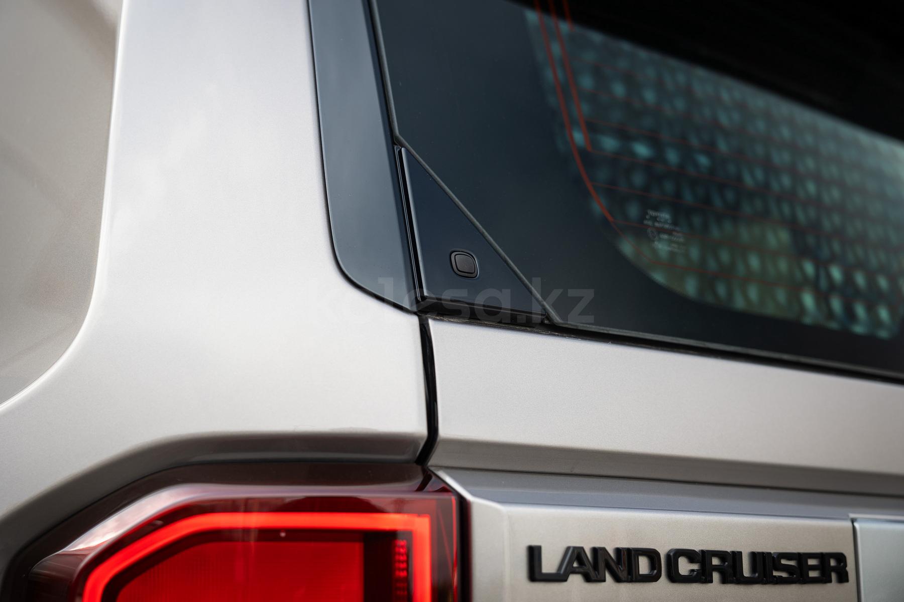 Toyota Land Cruiser Prado J250 SUV 2024 года от 26 150 000 тенге
