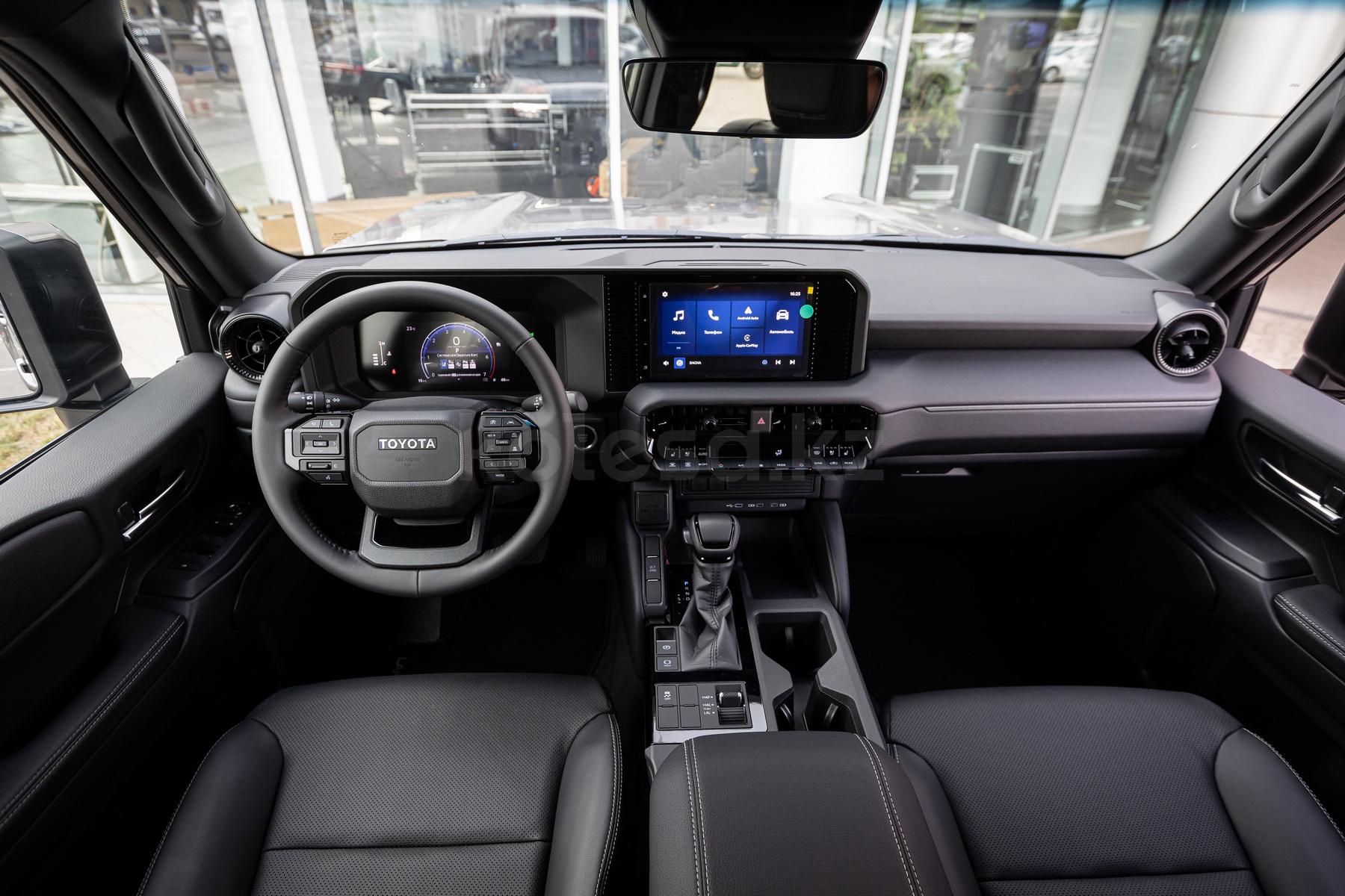 Toyota Land Cruiser Prado J250 SUV 2024 года от 26 150 000 тенге