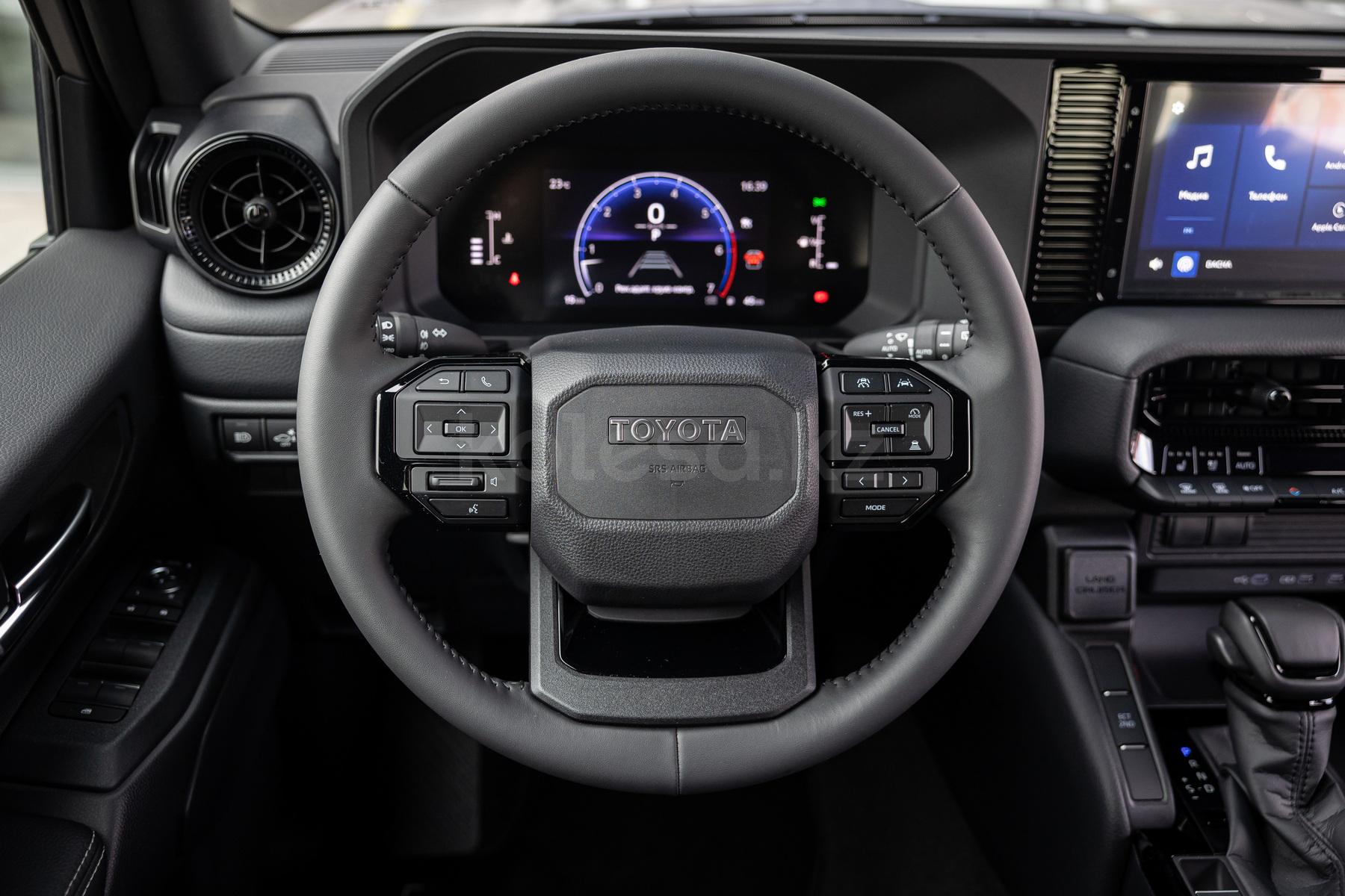 Toyota Land Cruiser Prado J250 SUV 2024 года от 26 150 000 тенге
