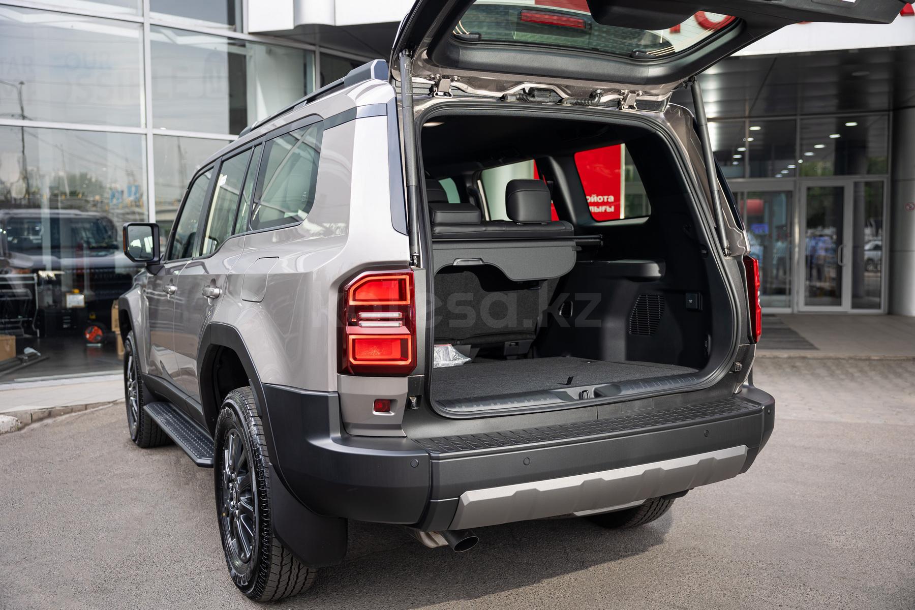 Toyota Land Cruiser Prado J250 SUV 2024 года от 26 150 000 тенге
