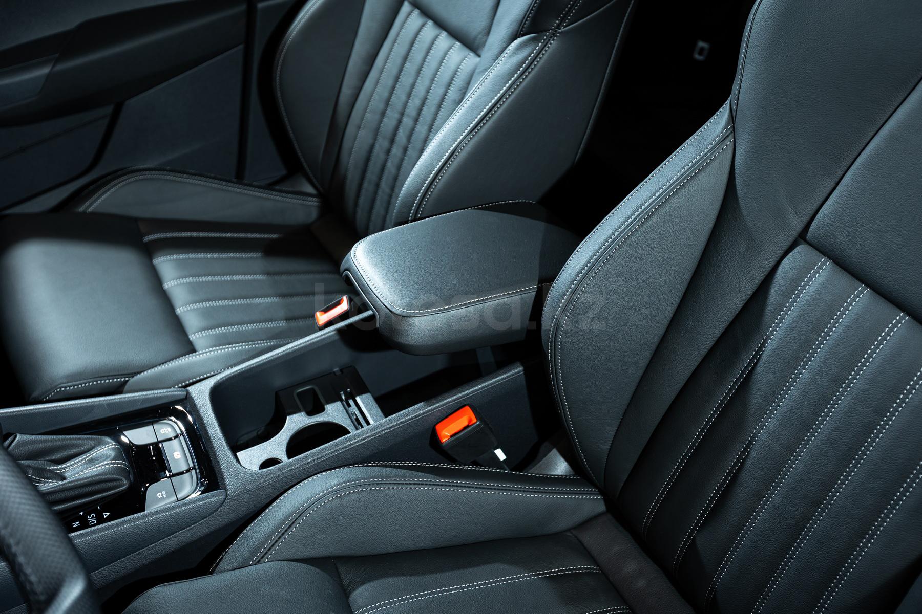 Skoda Karoq SUV 2021 - н.в. года от 15 990 000 тенге