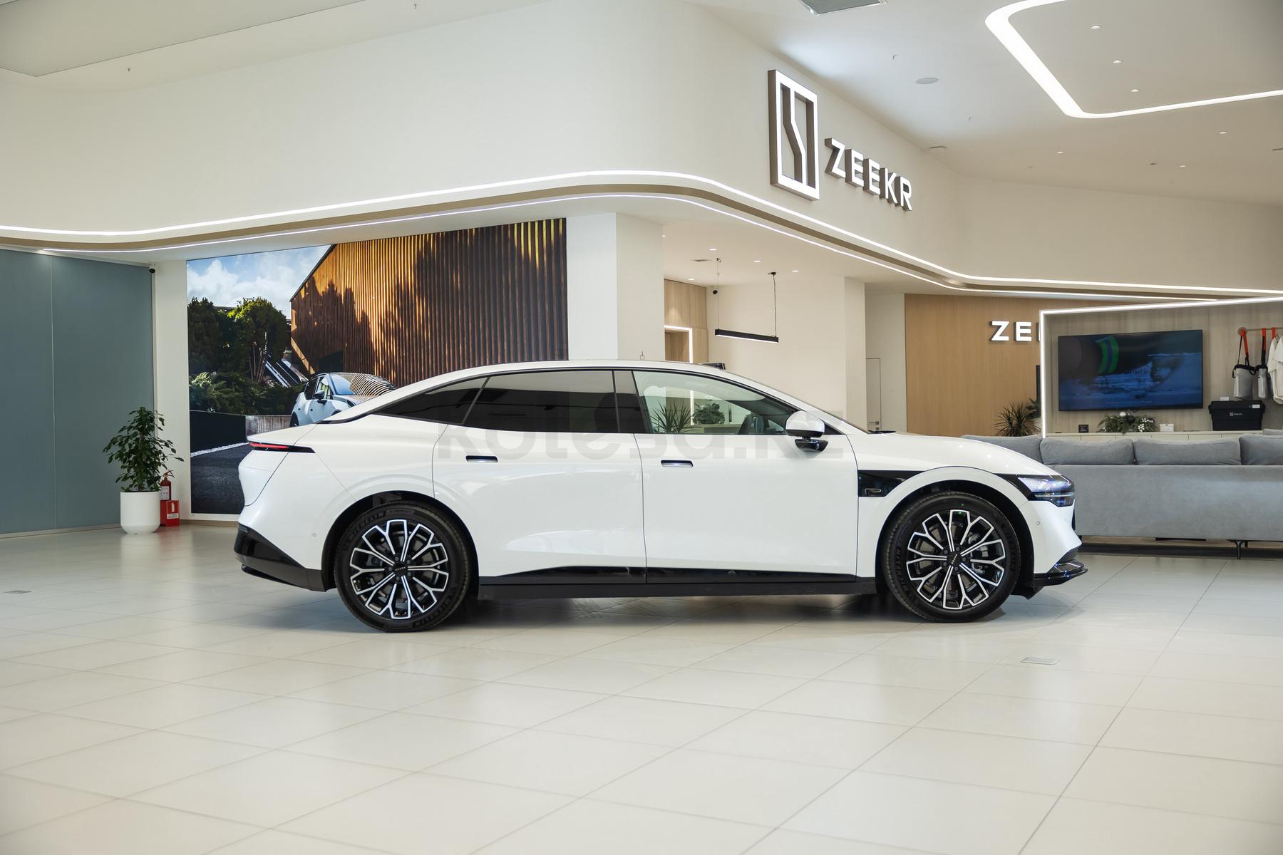 Zeekr 007 D 2023 - н.в. года от 17 490 000 тенге