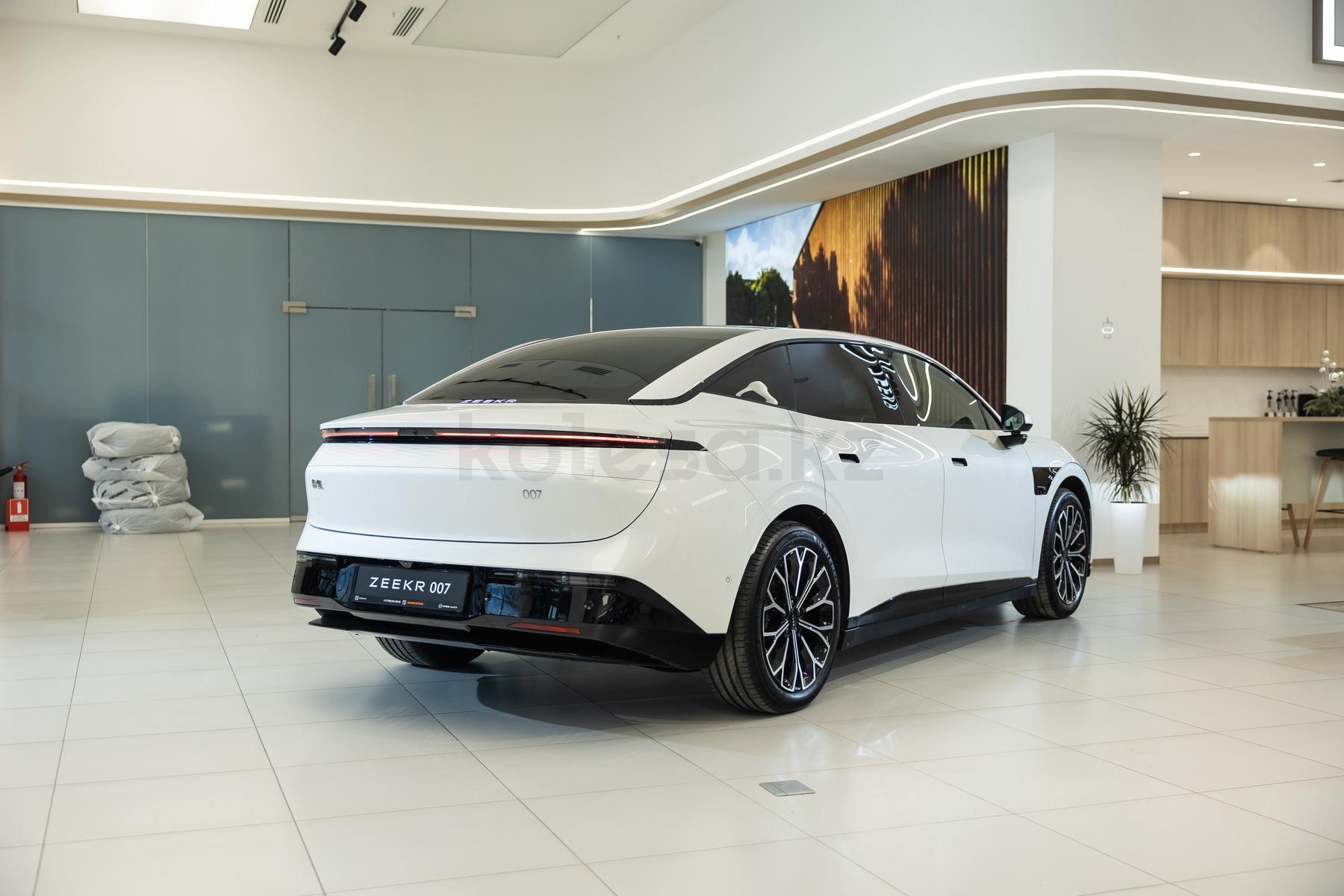 Zeekr 007 D 2023 - н.в. года от 17 490 000 тенге