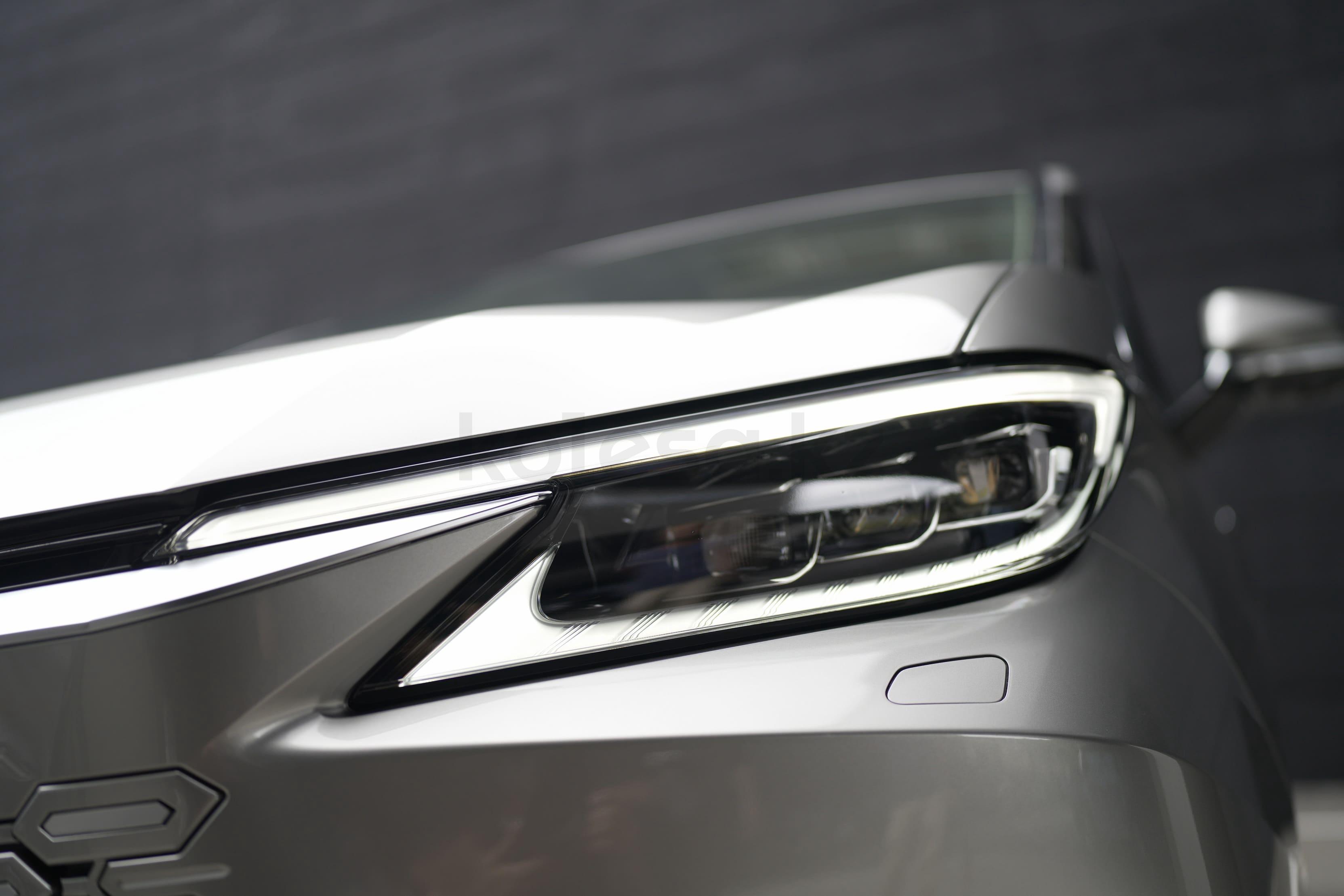 Lexus LM M 2023 - н.в. года от 77 000 000 тенге