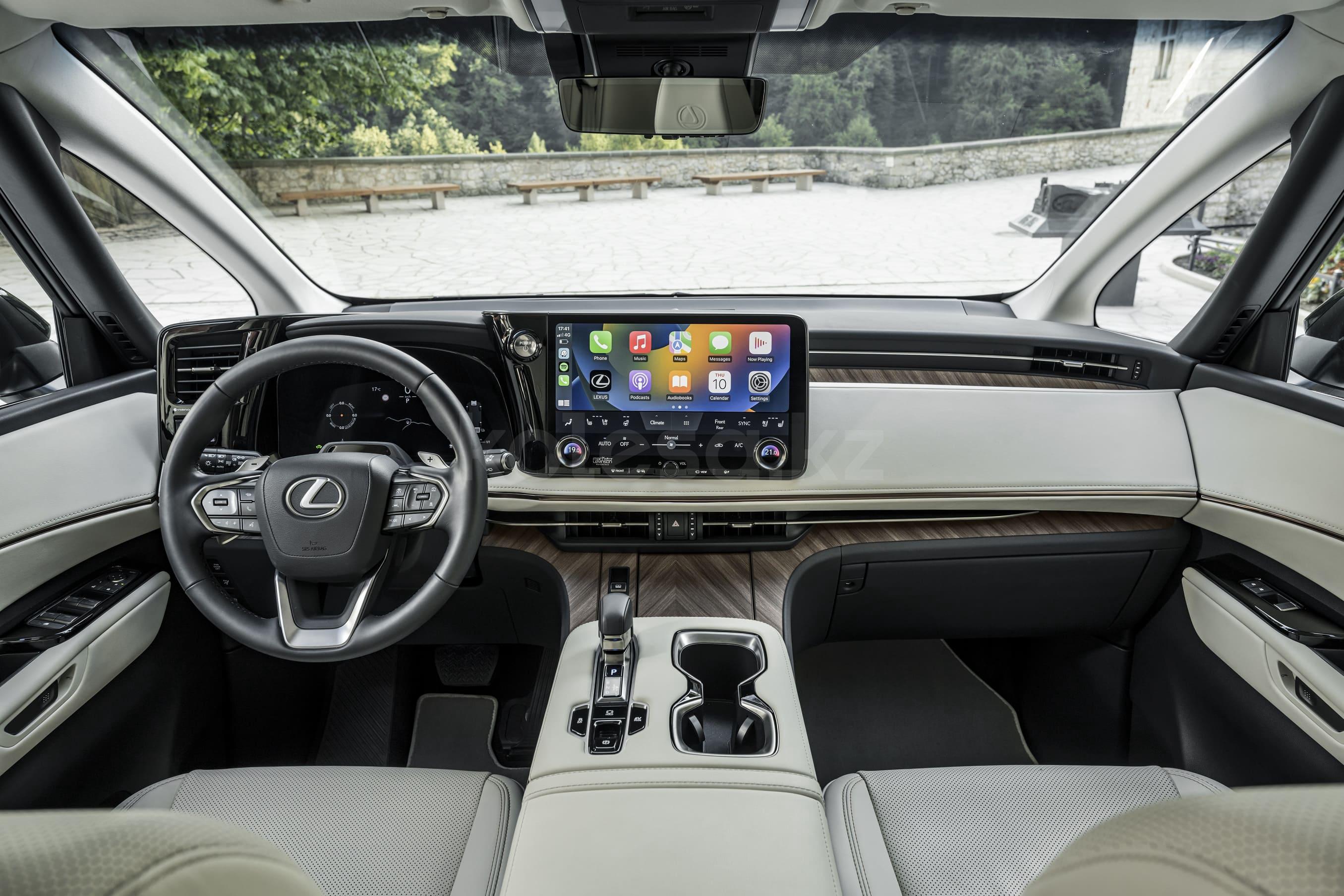 Lexus LM M 2023 - н.в. года от 77 000 000 тенге