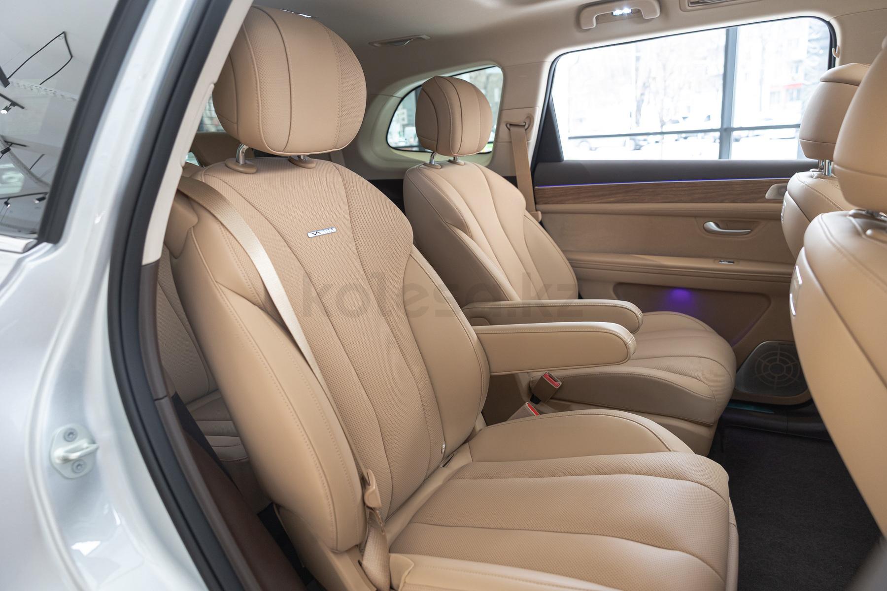 AITO M7 SUV 2022 - н.в. года от 22 300 000 тенге