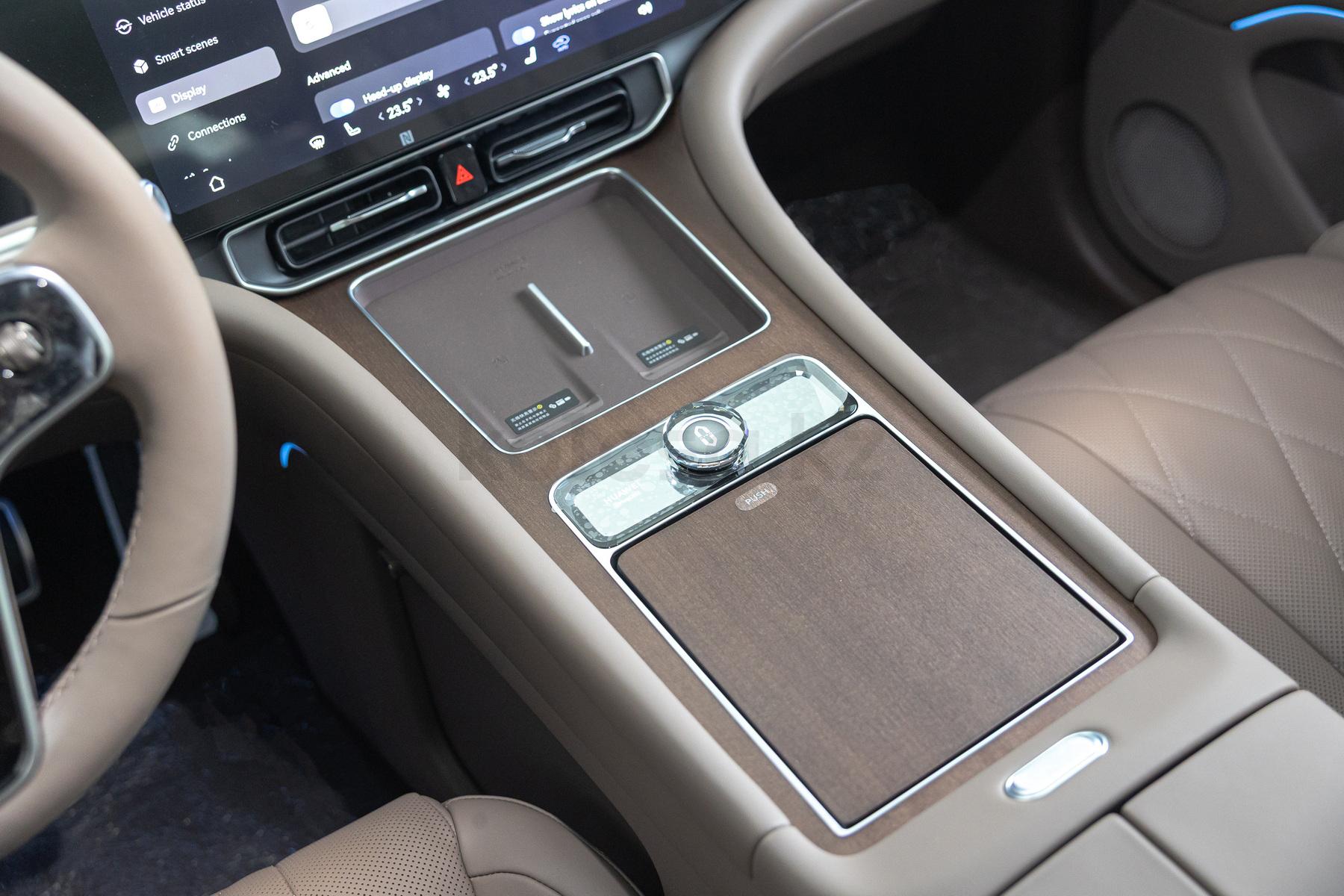 AITO M9 SUV 2023 - н.в. года от 39 000 000 тенге